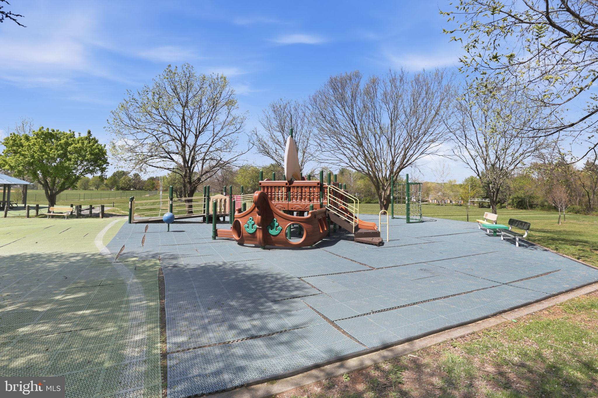 FOX HILLS WEST - Residential