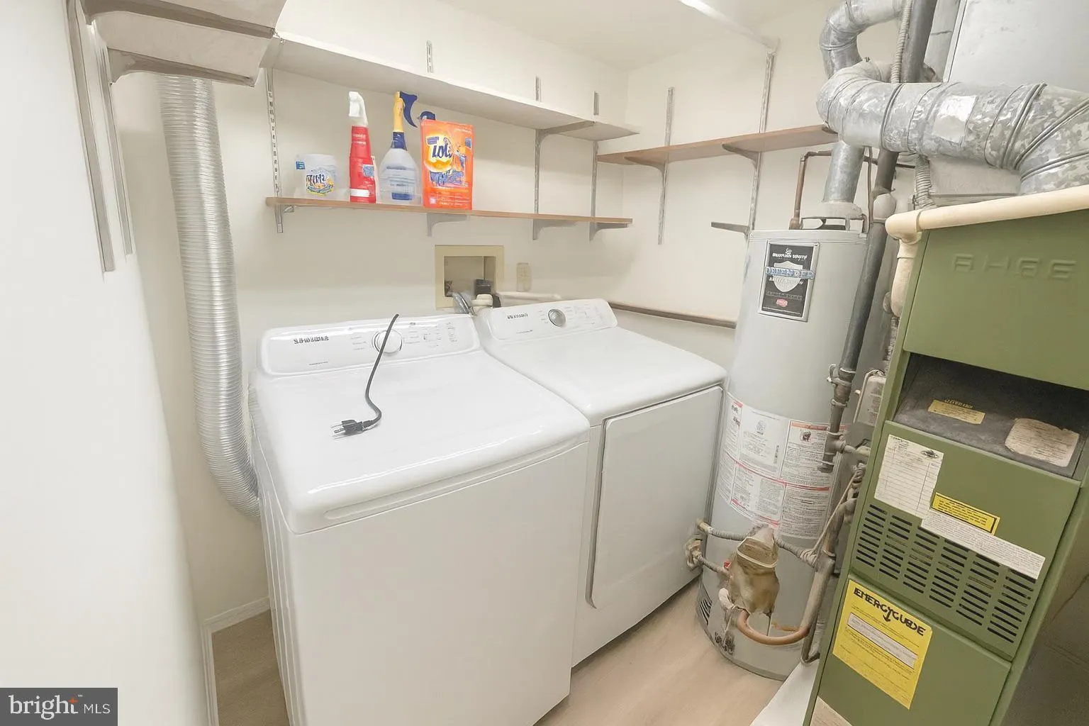 Newtown, Pennsylvania 18940, United States, 2 Bedrooms Bedrooms, ,1 BathroomBathrooms,Residential,Contingent,202088