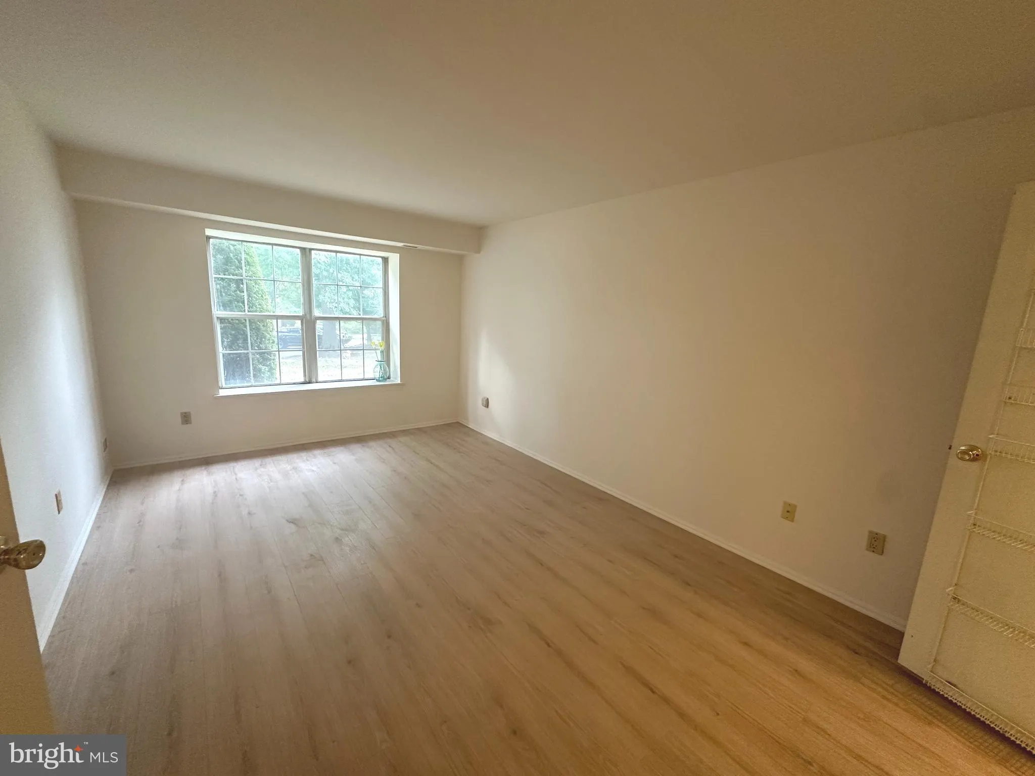 Newtown, Pennsylvania 18940, United States, 2 Bedrooms Bedrooms, ,1 BathroomBathrooms,Residential,Contingent,202088