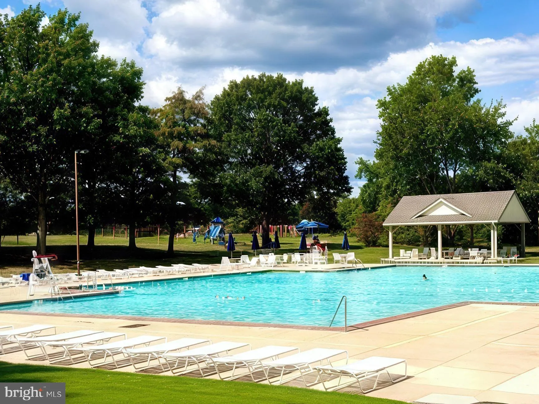 Newtown, Pennsylvania 18940, United States, 2 Bedrooms Bedrooms, ,1 BathroomBathrooms,Residential,Contingent,202088