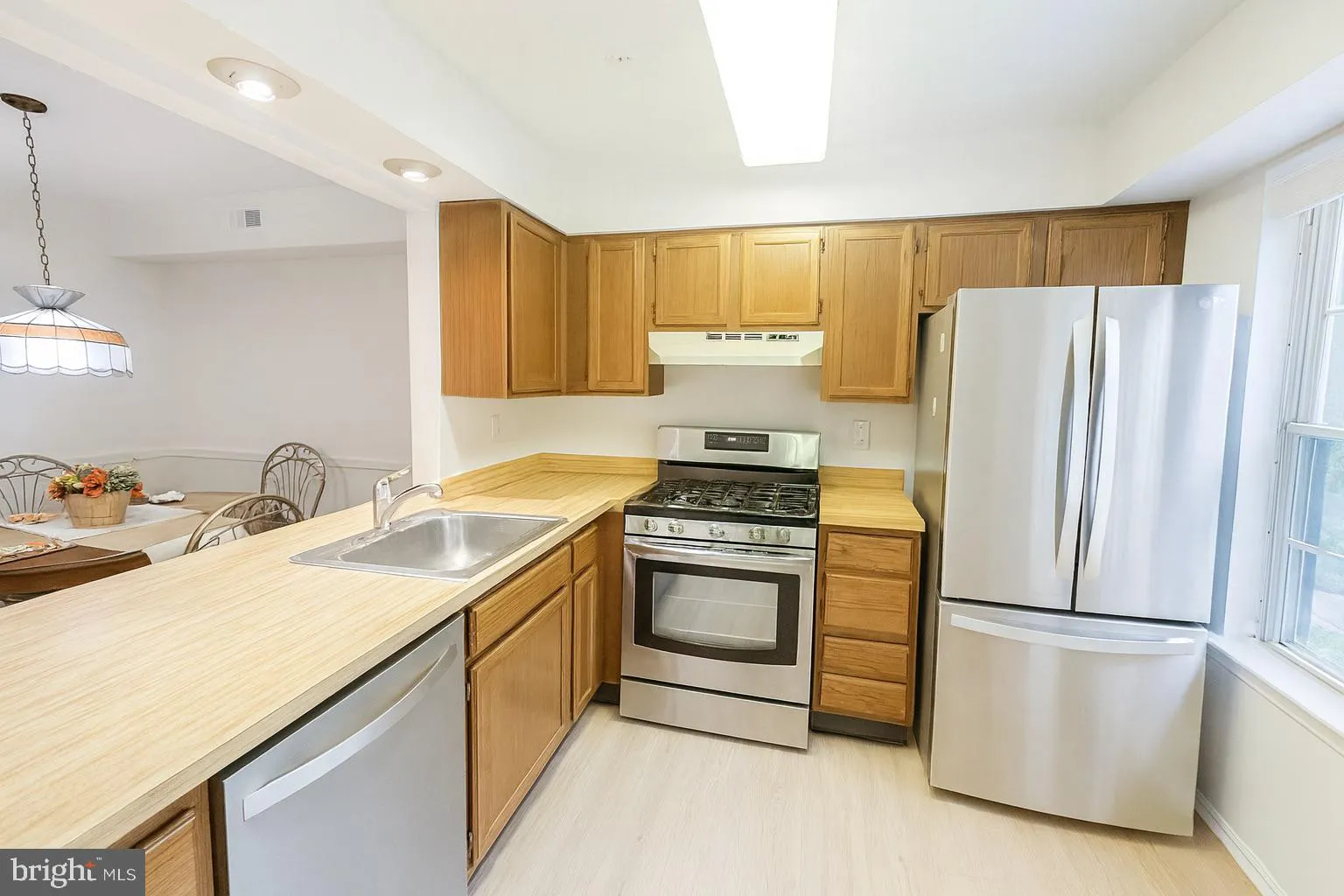 Newtown, Pennsylvania 18940, United States, 2 Bedrooms Bedrooms, ,1 BathroomBathrooms,Residential,Contingent,202088