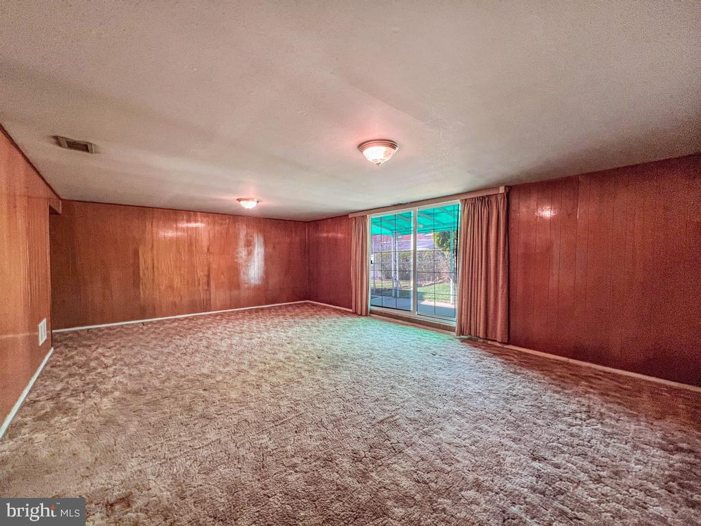 BUSTLETON - Residential