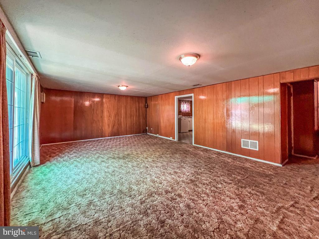 BUSTLETON - Residential