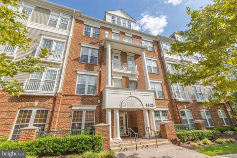 1625 Piccard Drive Unit 301, Rockville, MD MLS: MDMC2180656