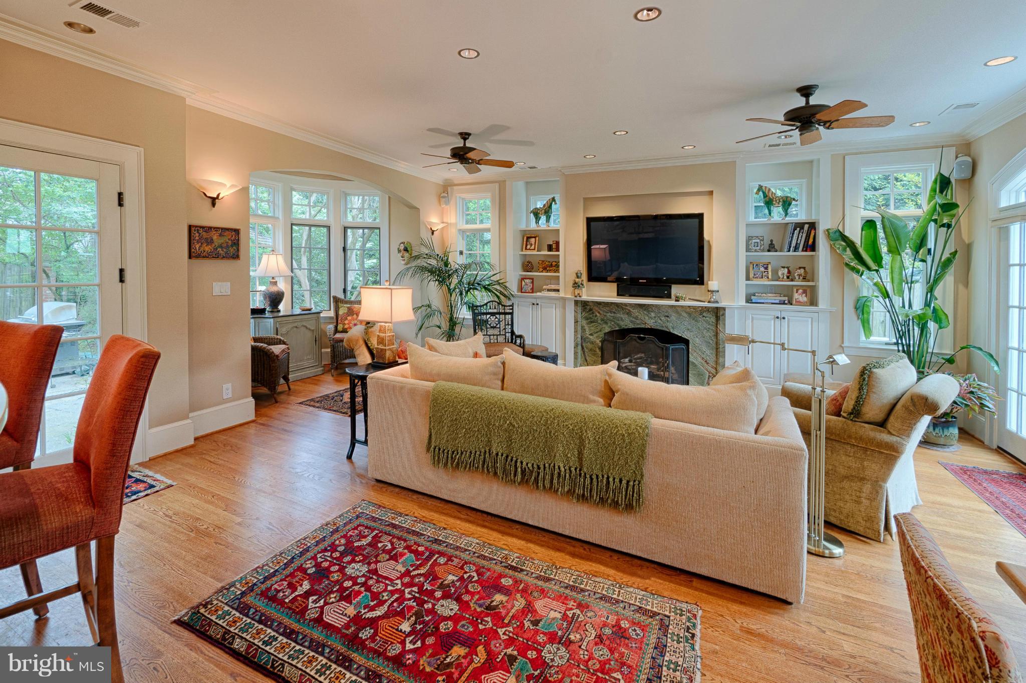 COUNTRY CLUB HILLS - Residential