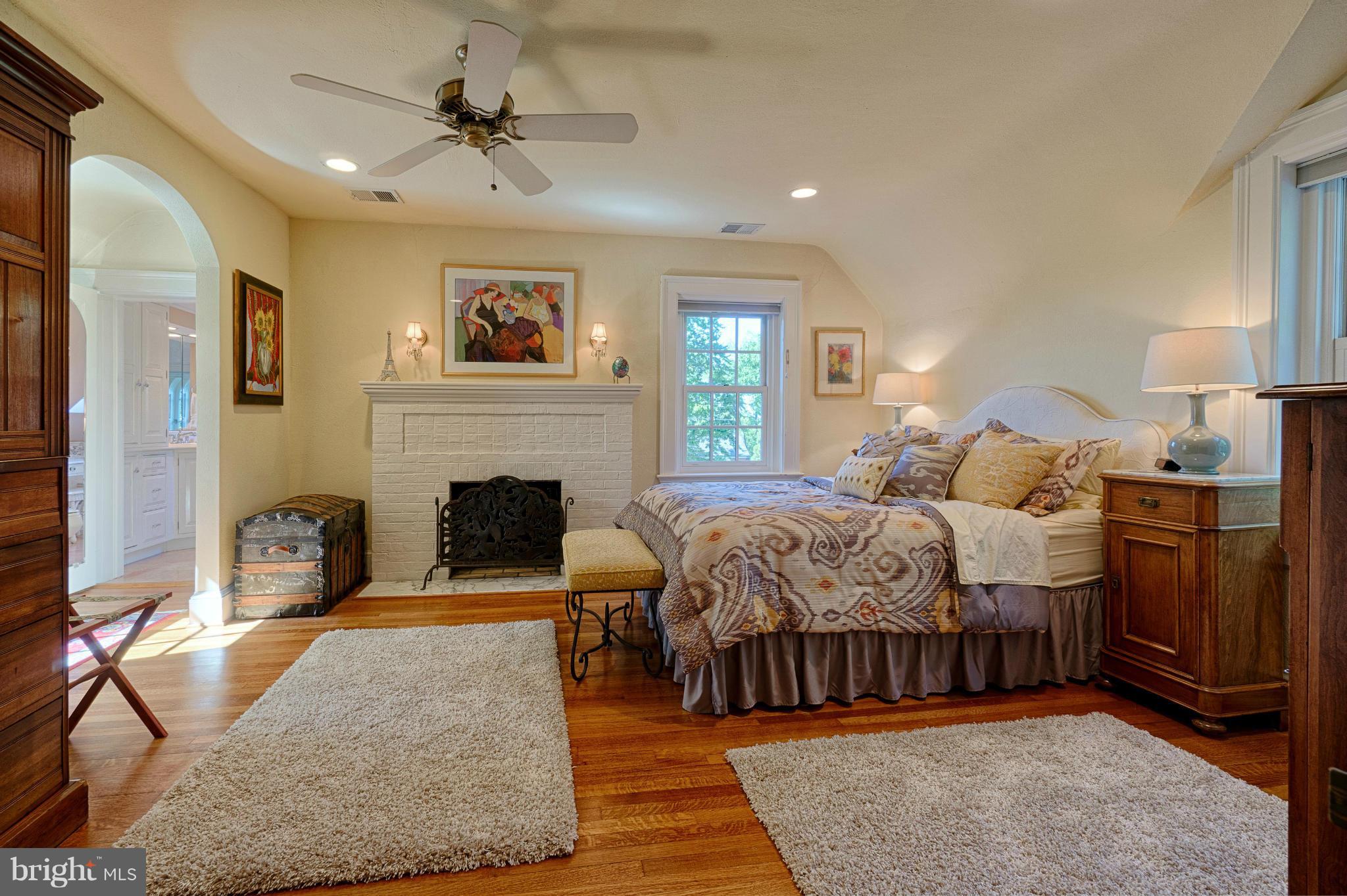 COUNTRY CLUB HILLS - Residential