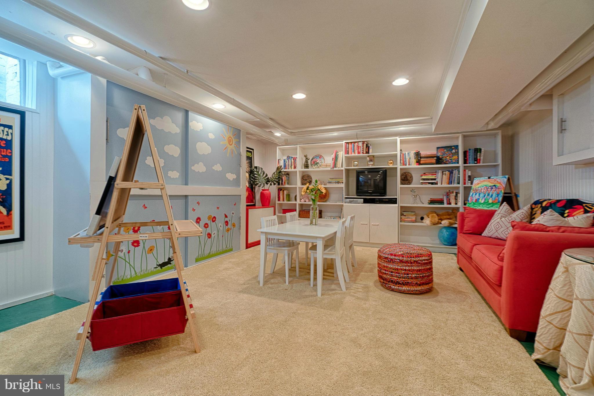 COUNTRY CLUB HILLS - Residential