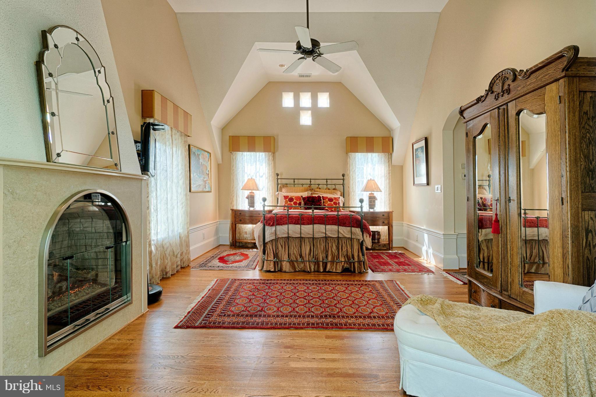 COUNTRY CLUB HILLS - Residential