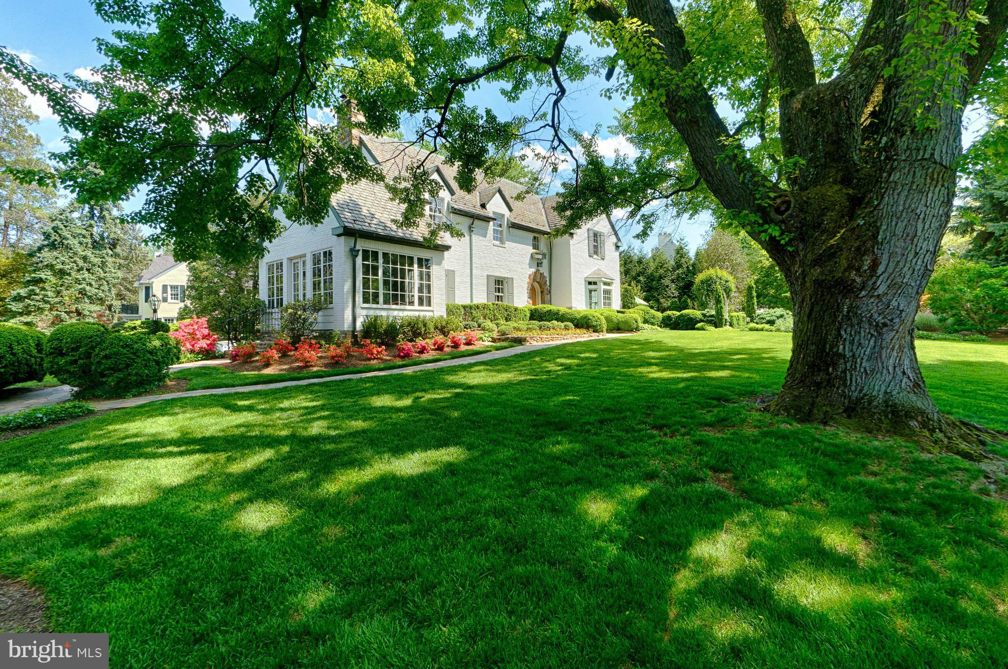 COUNTRY CLUB HILLS - Residential