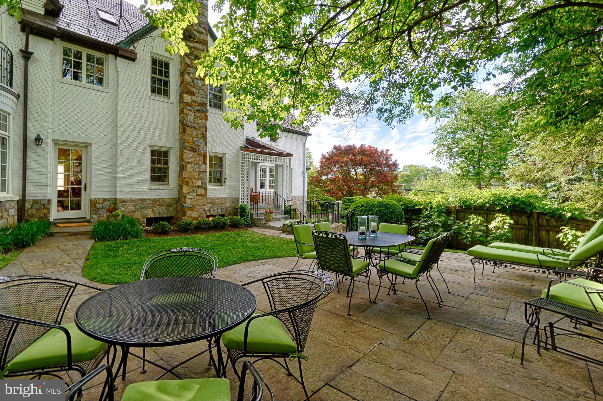 COUNTRY CLUB HILLS - Residential