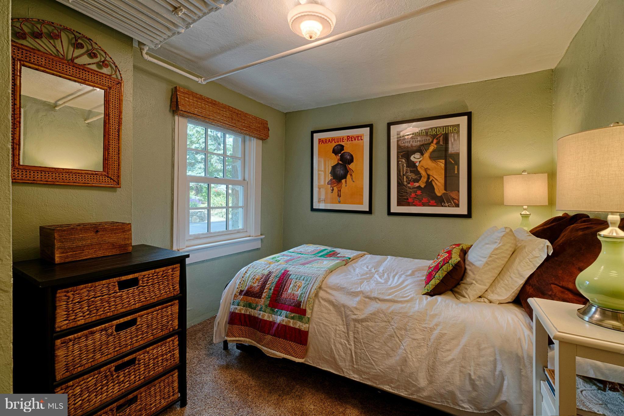 COUNTRY CLUB HILLS - Residential