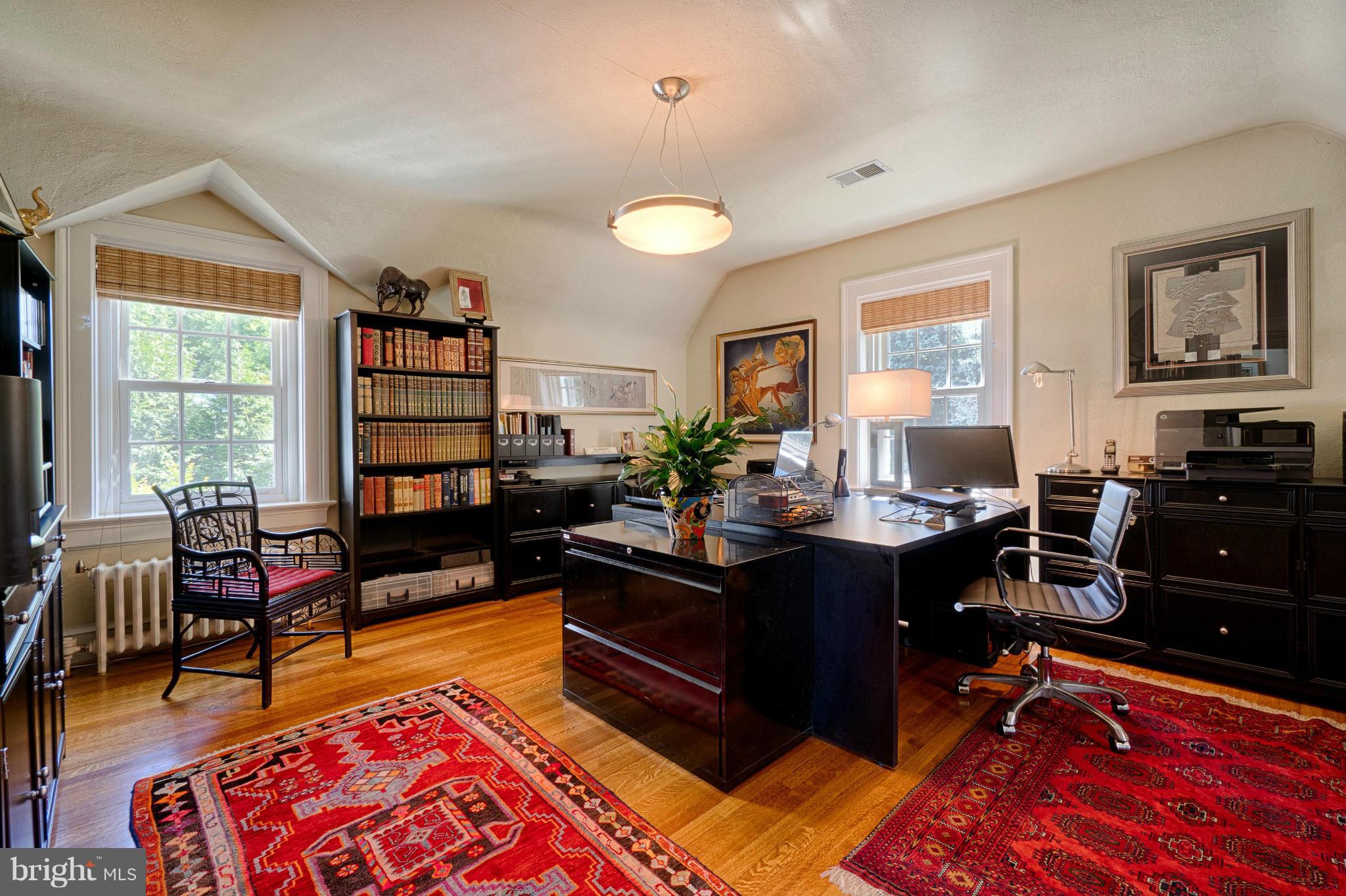 COUNTRY CLUB HILLS - Residential