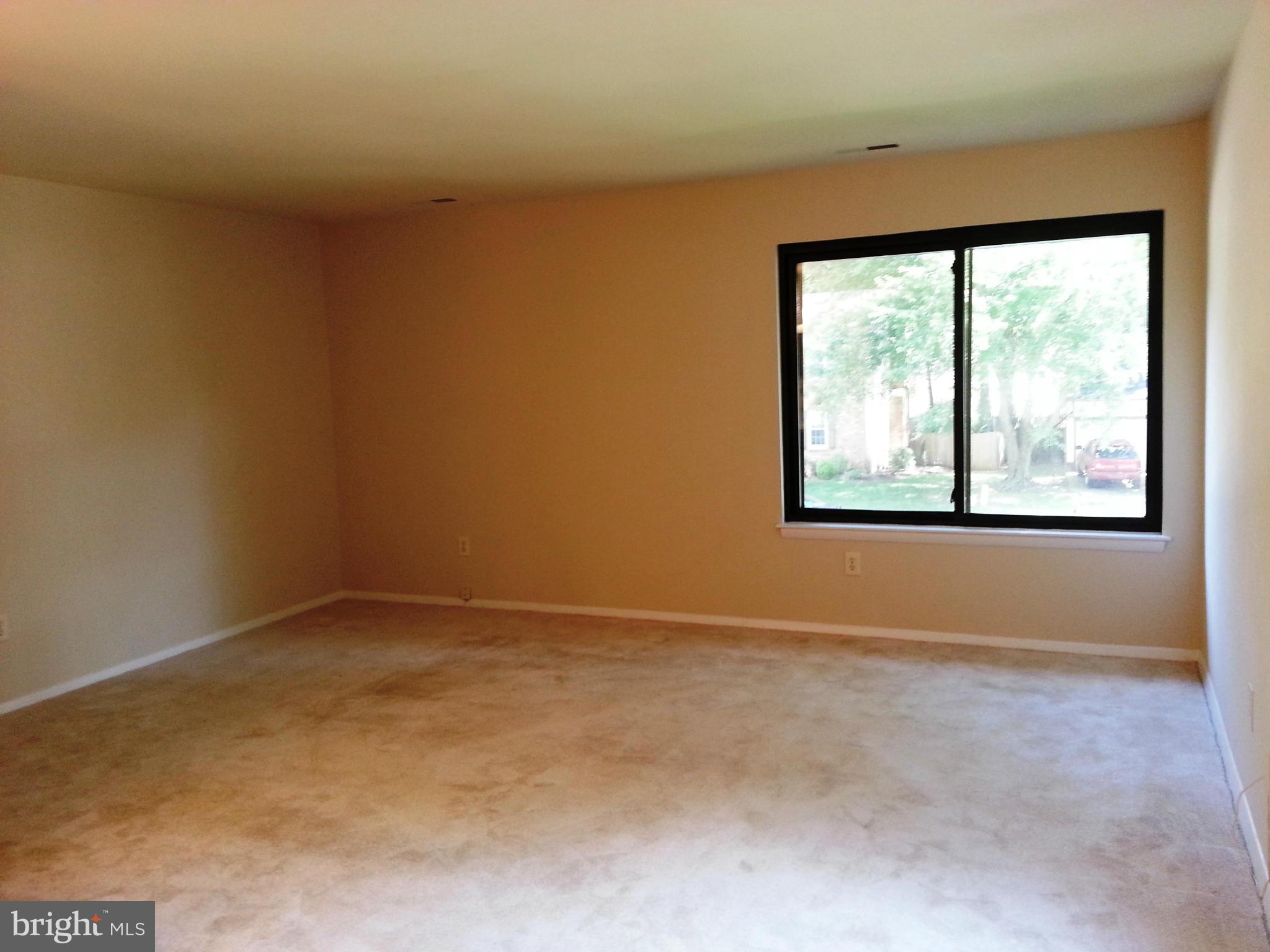 COUNTRY CLUB - Residential