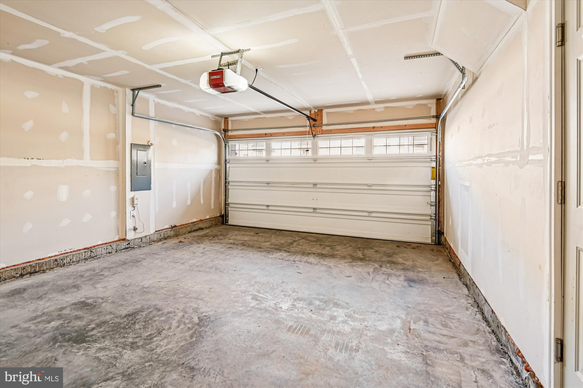 HOLLY RIDGE - Residential Lease