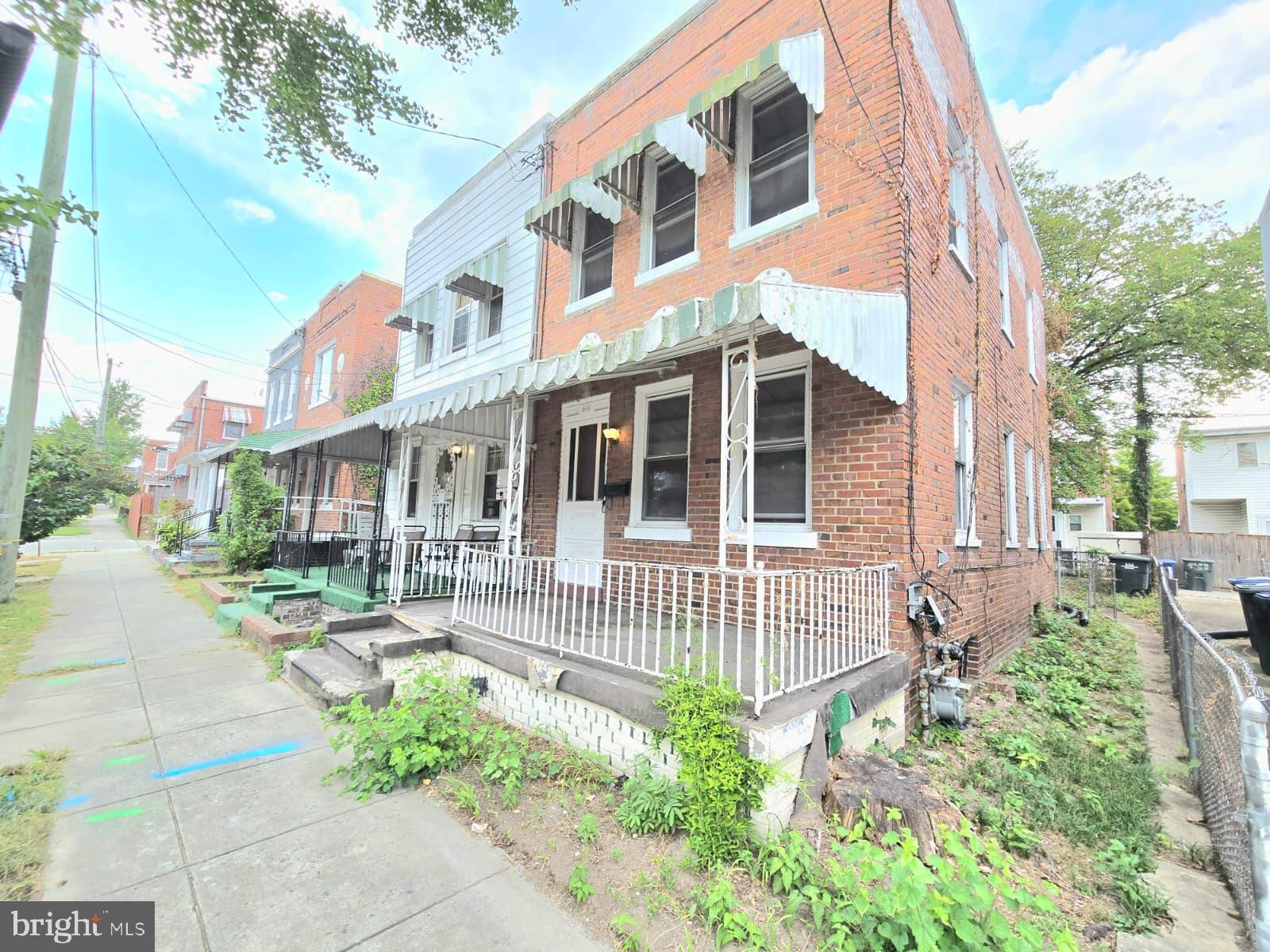 613 ROXBORO PLACE NW