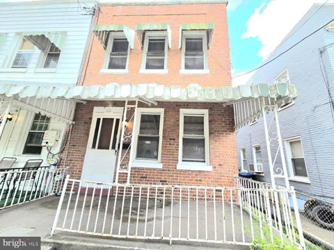 613 ROXBORO PLACE NW WASHINGTON DC 20011