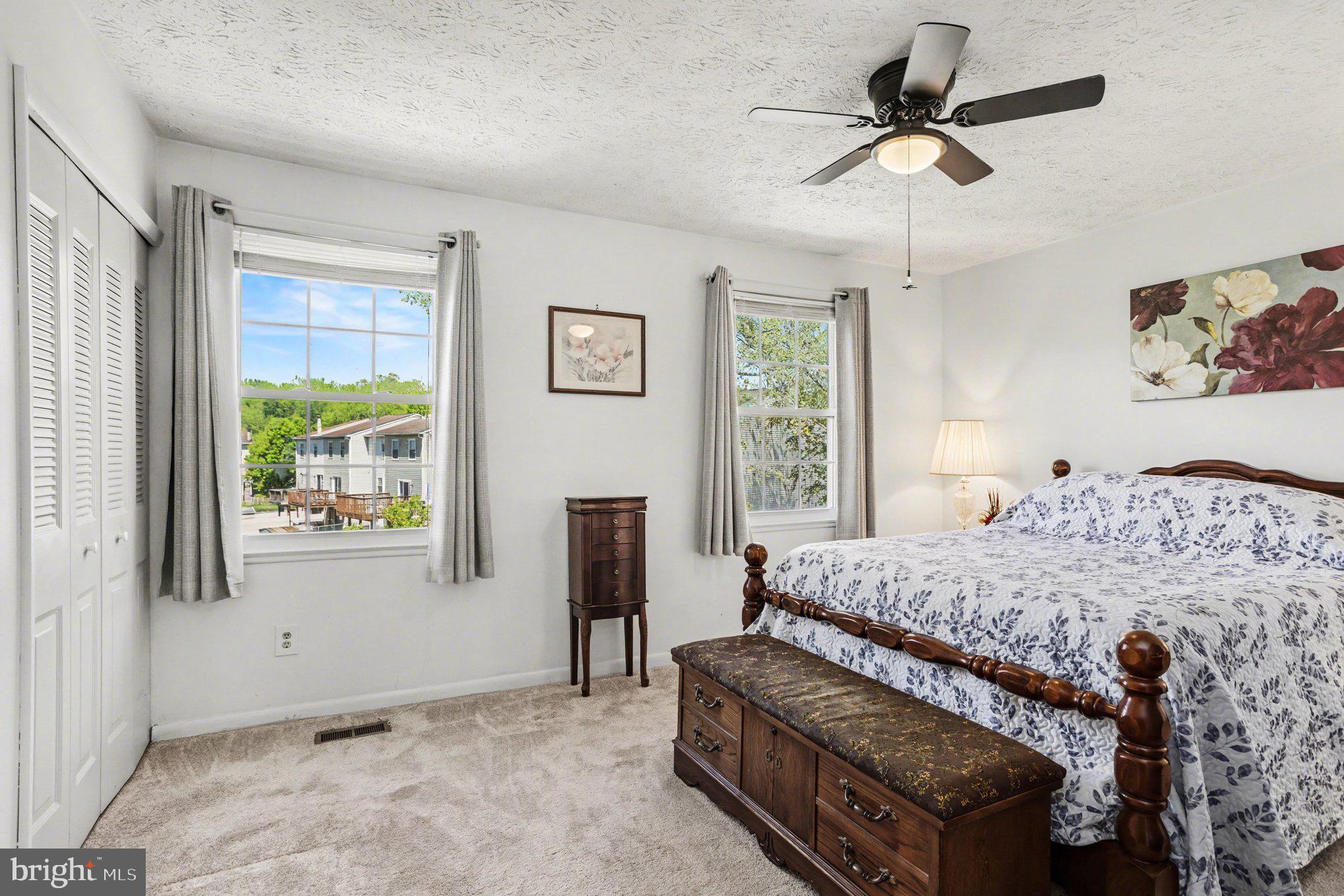 OAK LANDING - Residential