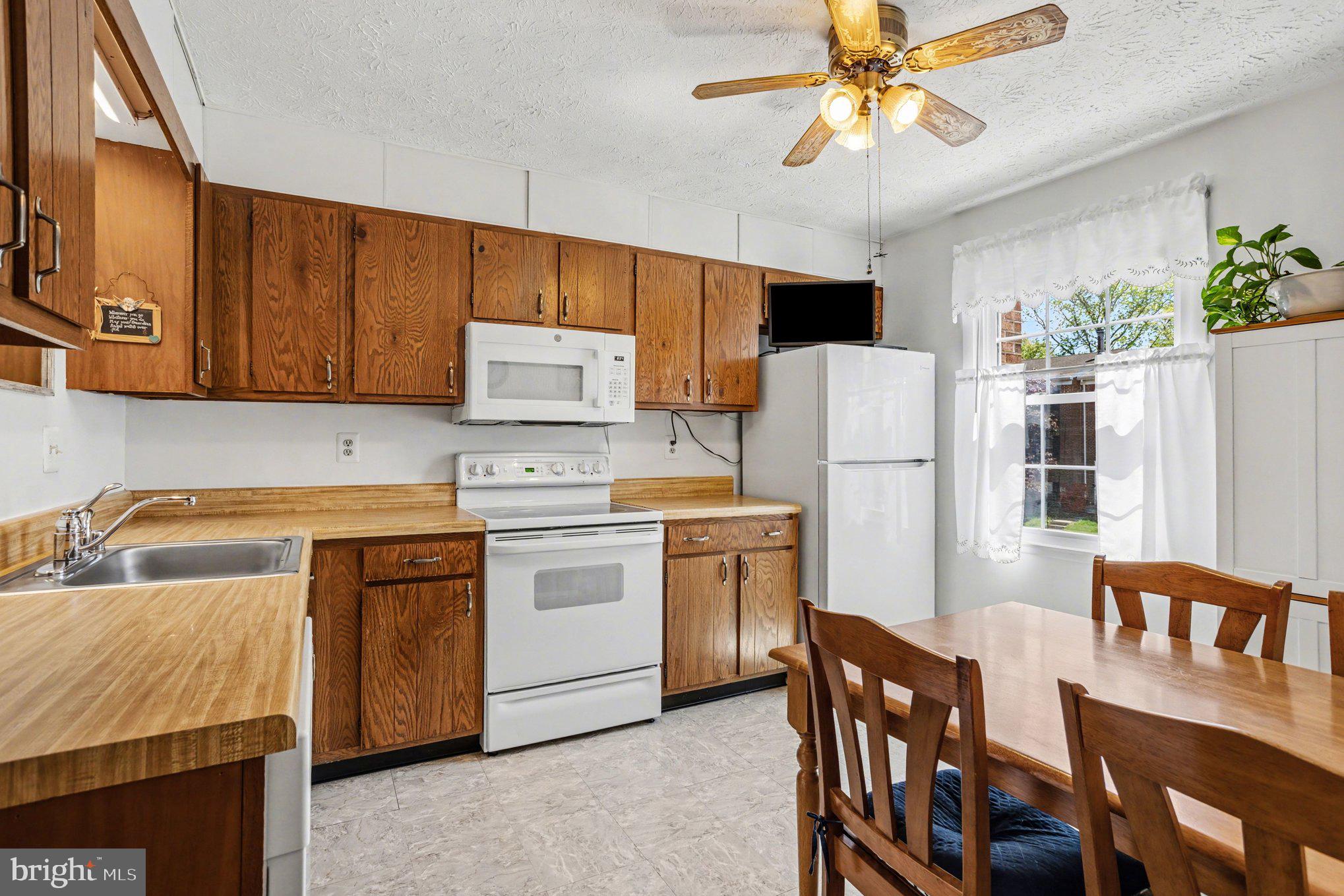 OAK LANDING - Residential