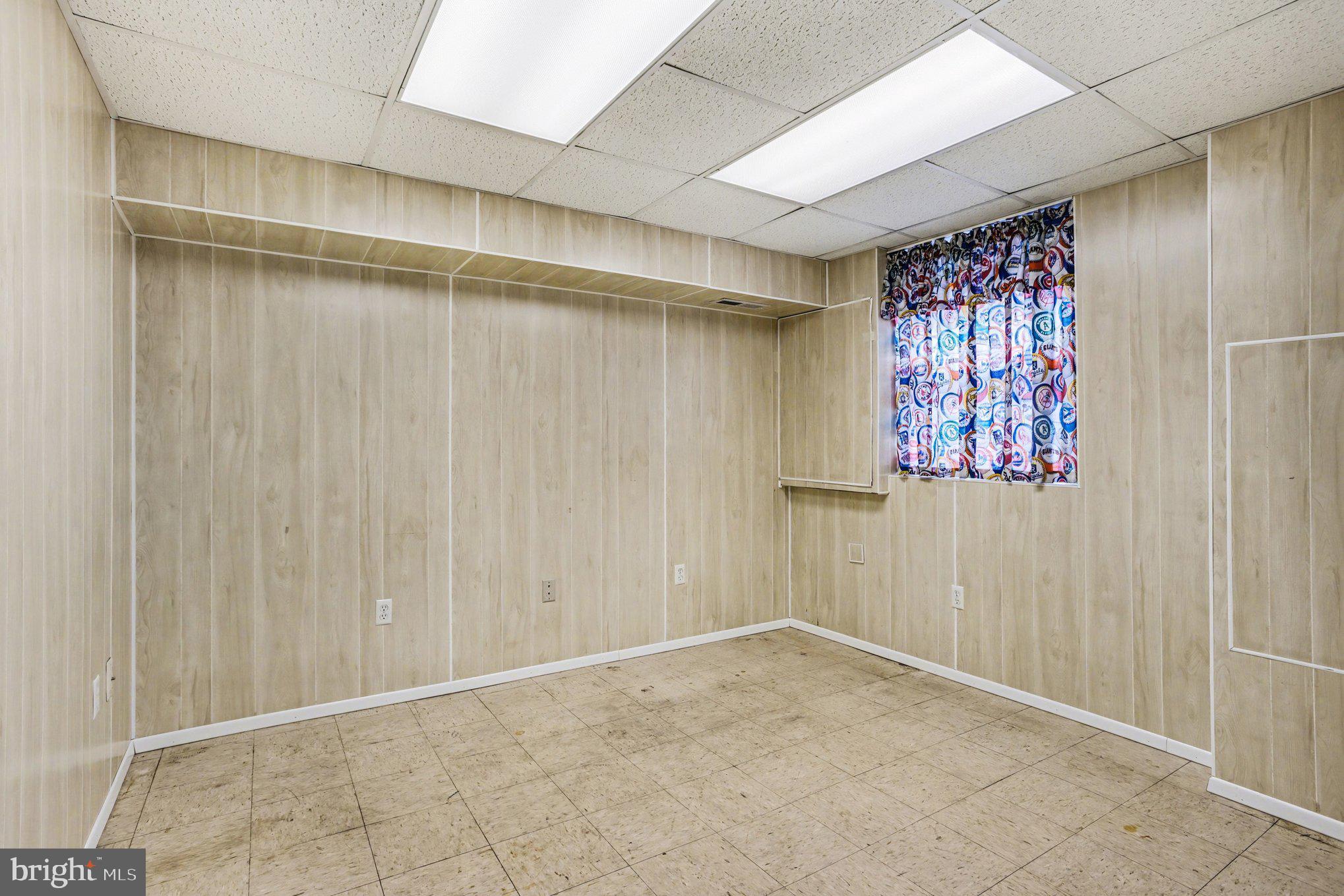 OAK LANDING - Residential
