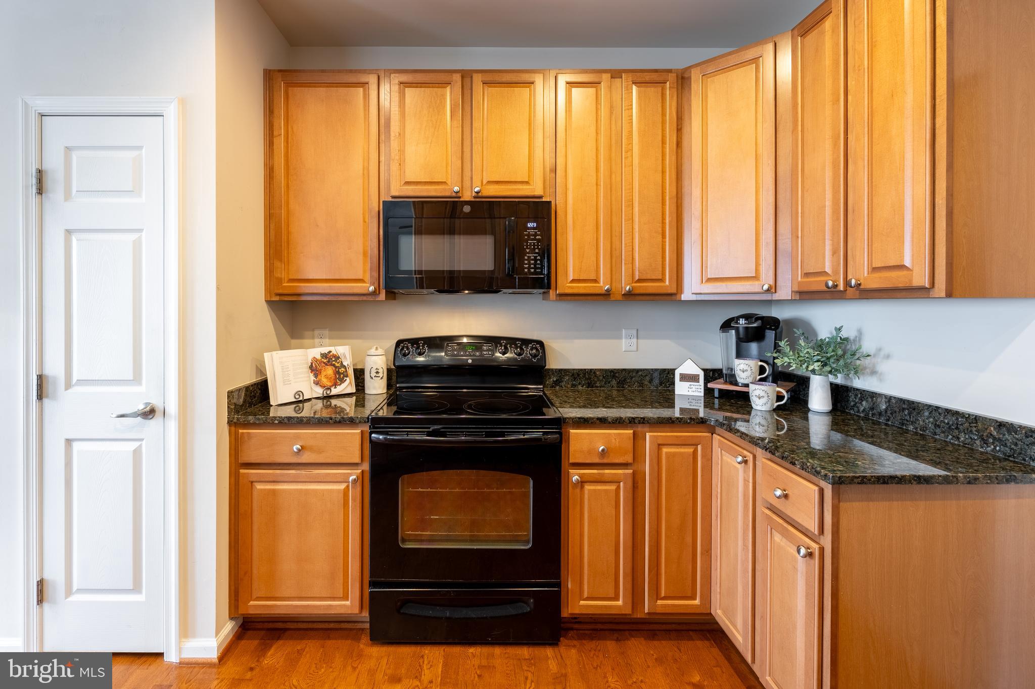 COURTYARDS AT WAVERLY WOODS EAST - Residential