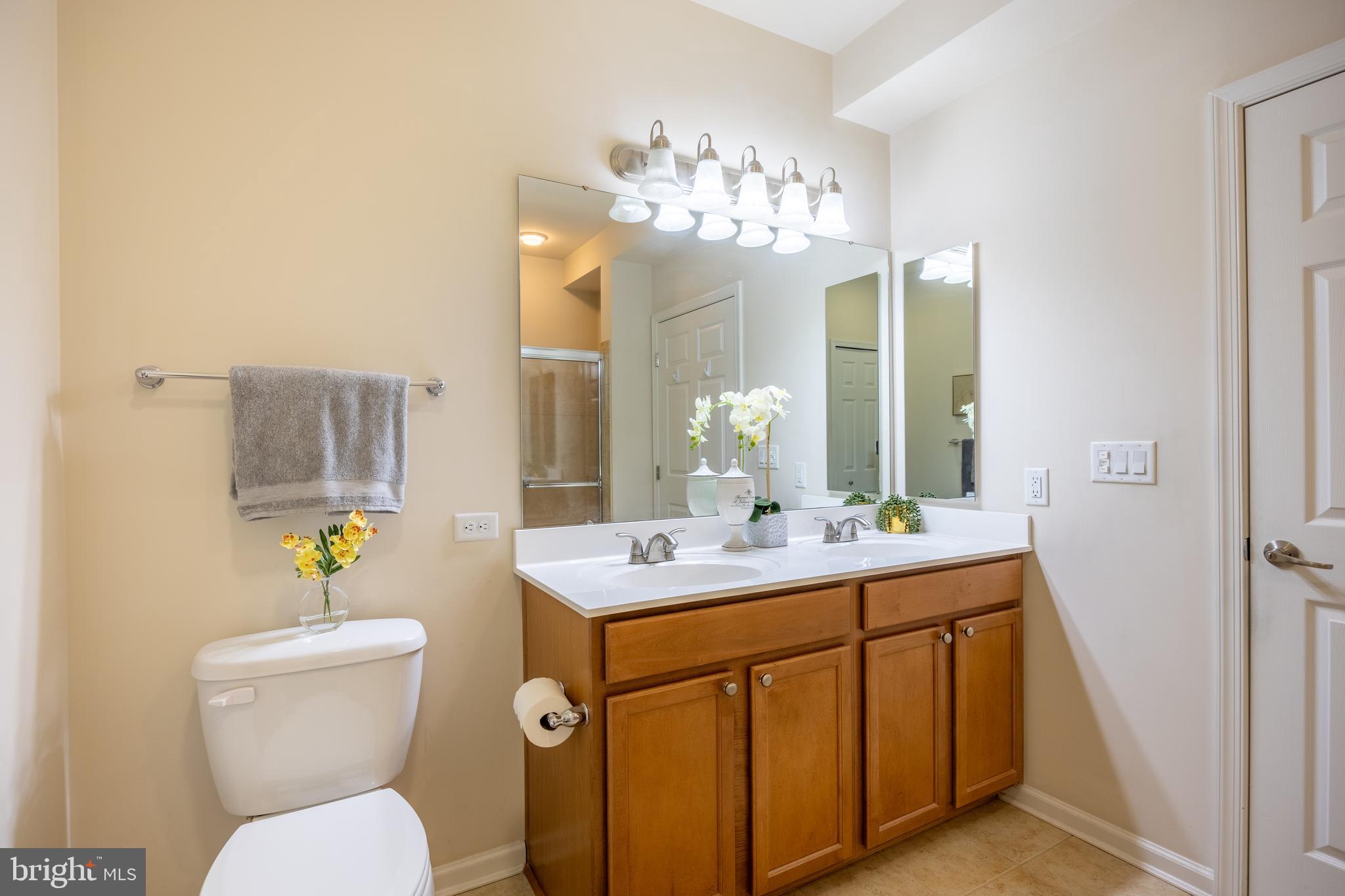 COURTYARDS AT WAVERLY WOODS EAST - Residential