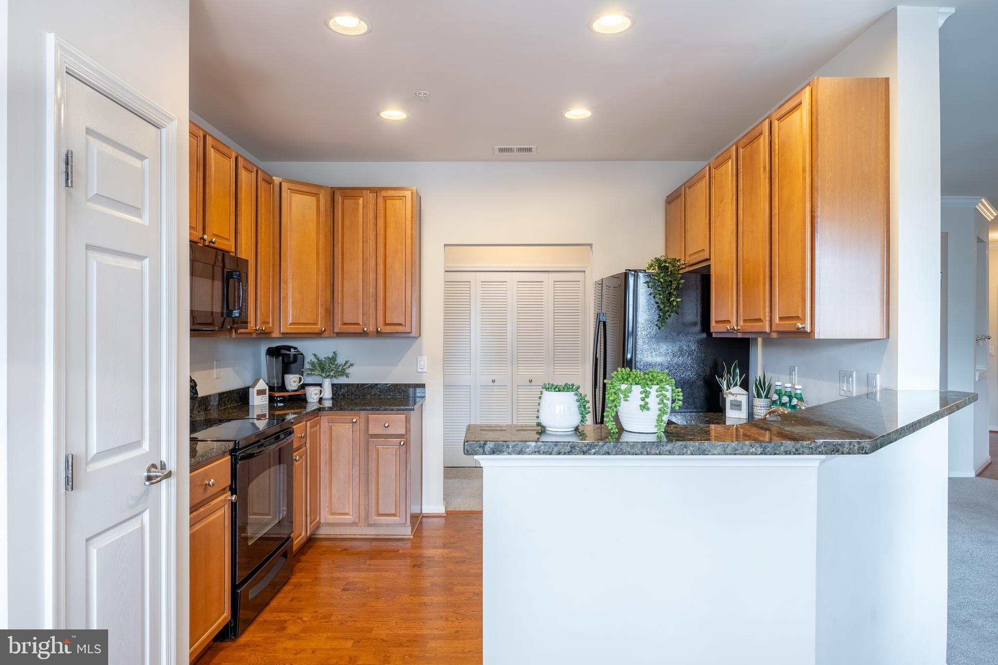 COURTYARDS AT WAVERLY WOODS EAST - Residential