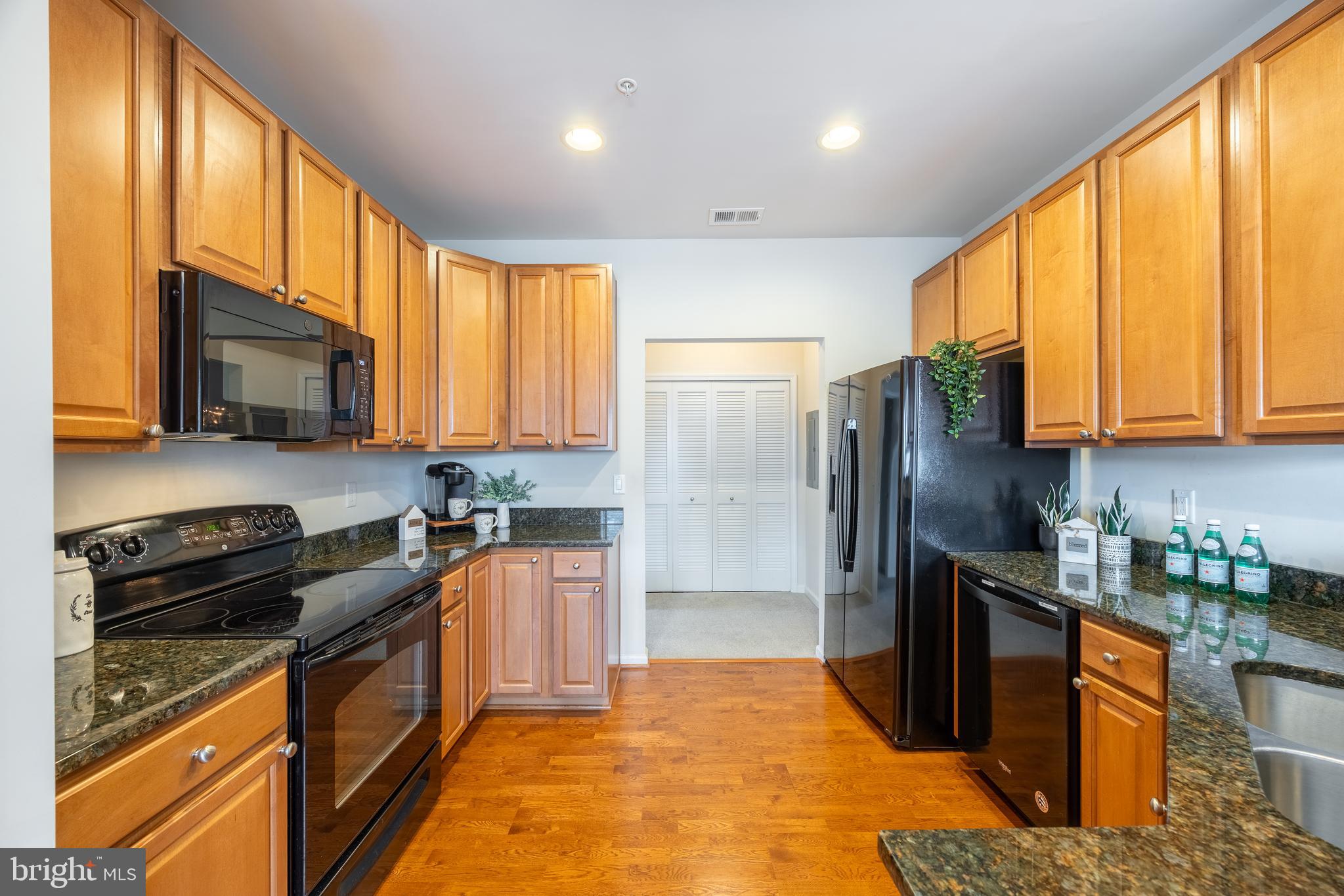 COURTYARDS AT WAVERLY WOODS EAST - Residential