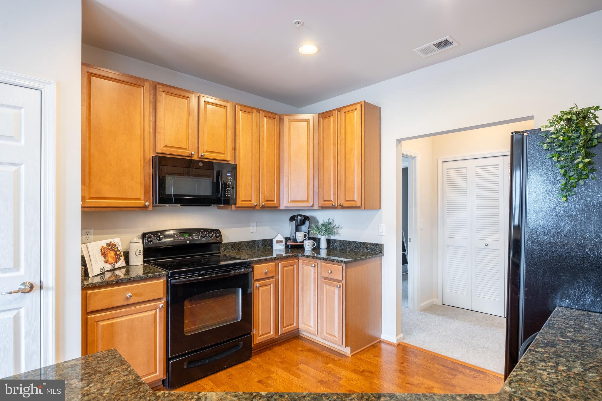 COURTYARDS AT WAVERLY WOODS EAST - Residential