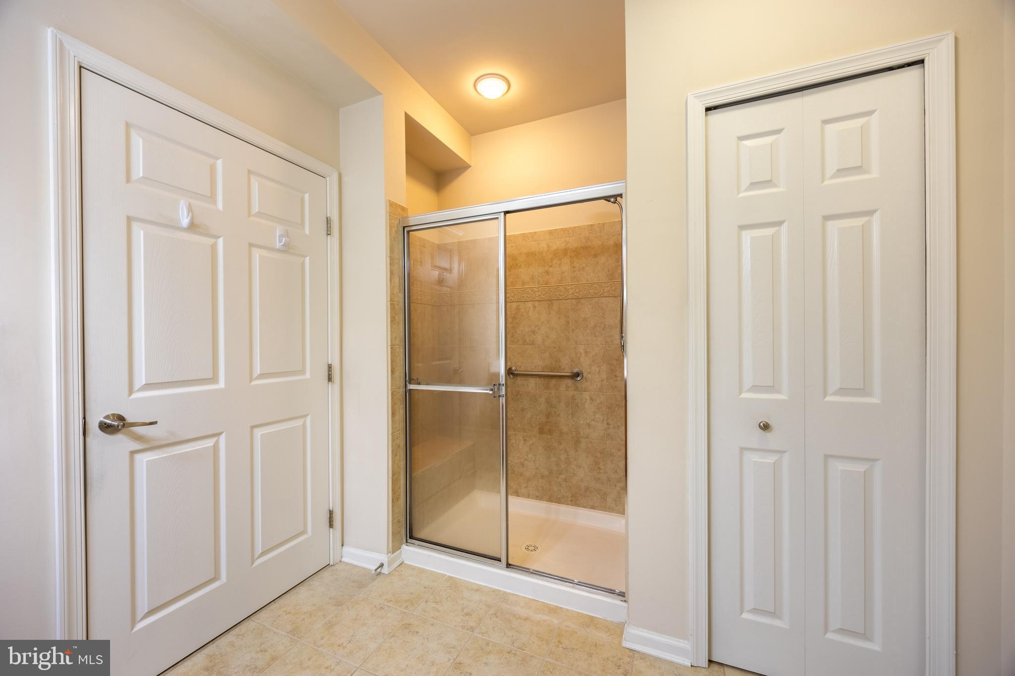 COURTYARDS AT WAVERLY WOODS EAST - Residential