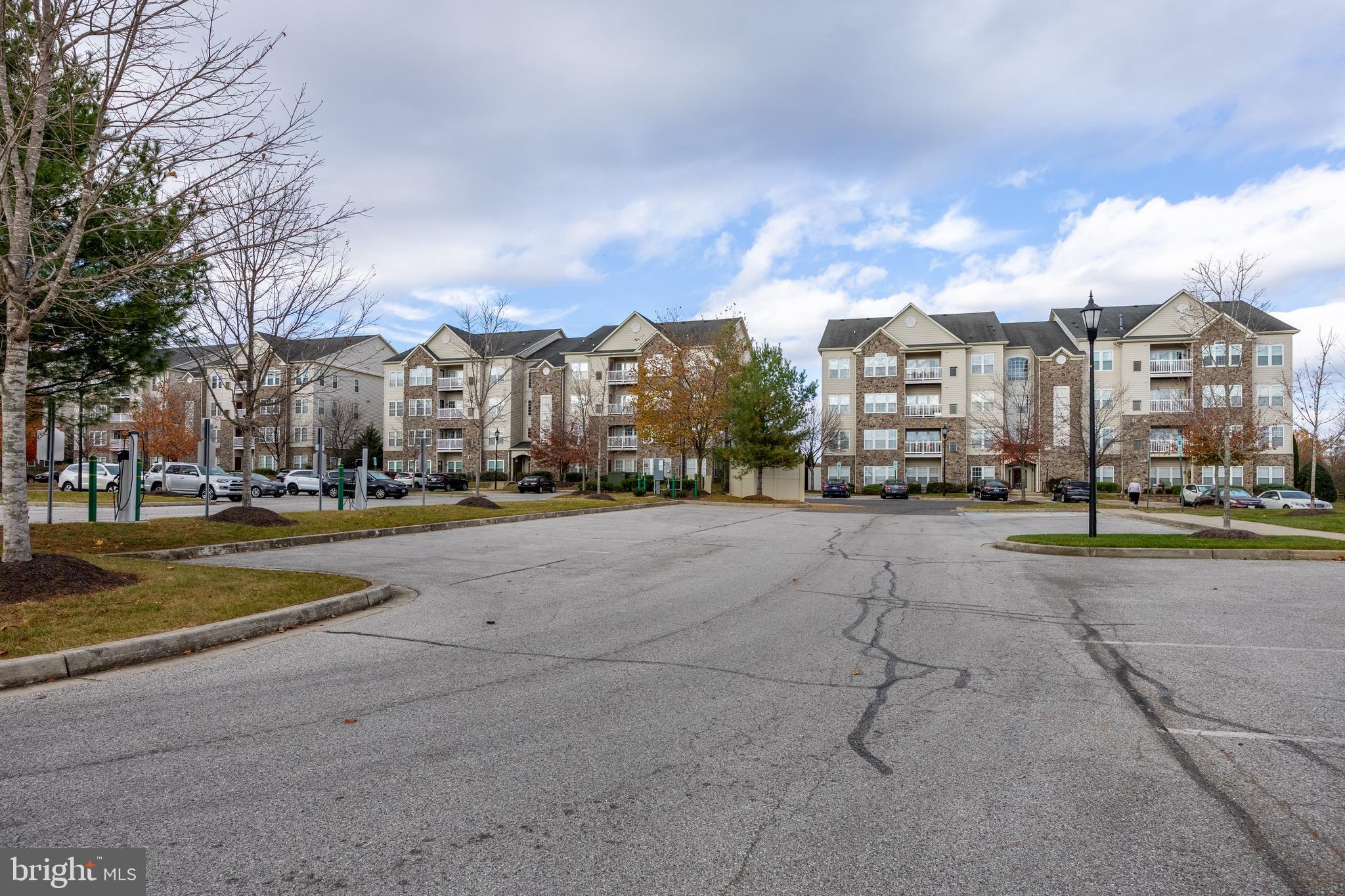COURTYARDS AT WAVERLY WOODS EAST - Residential