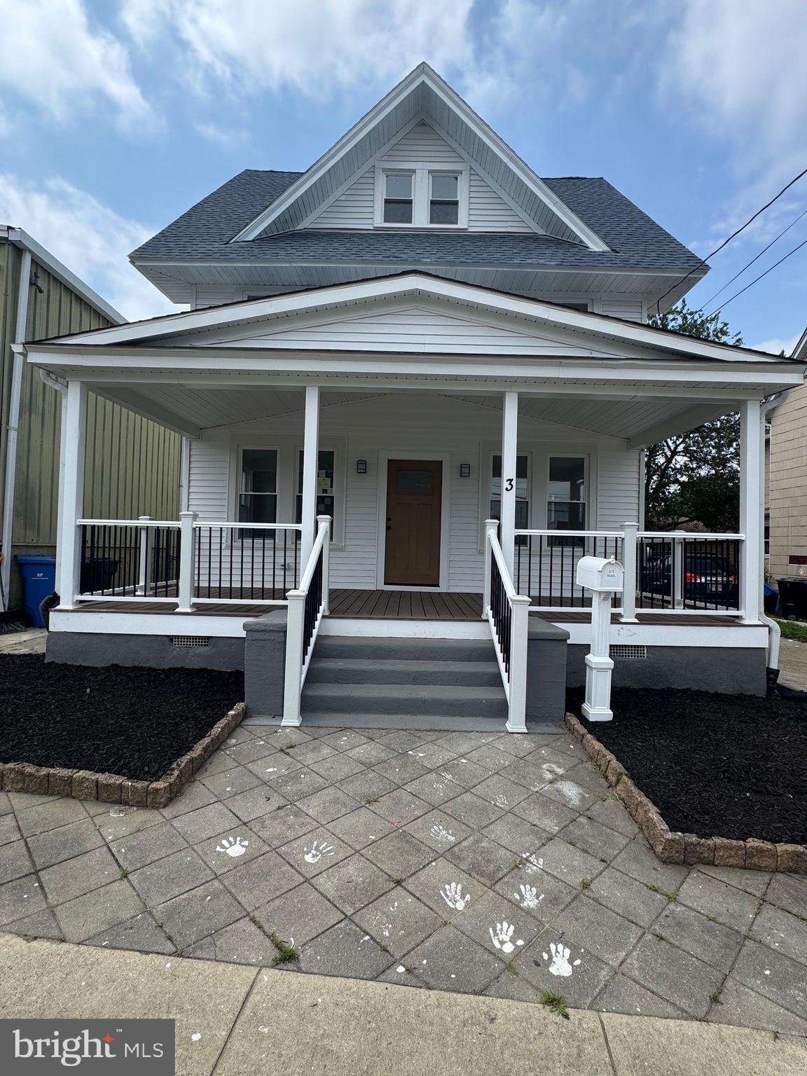 3 N GROVE AVENUE