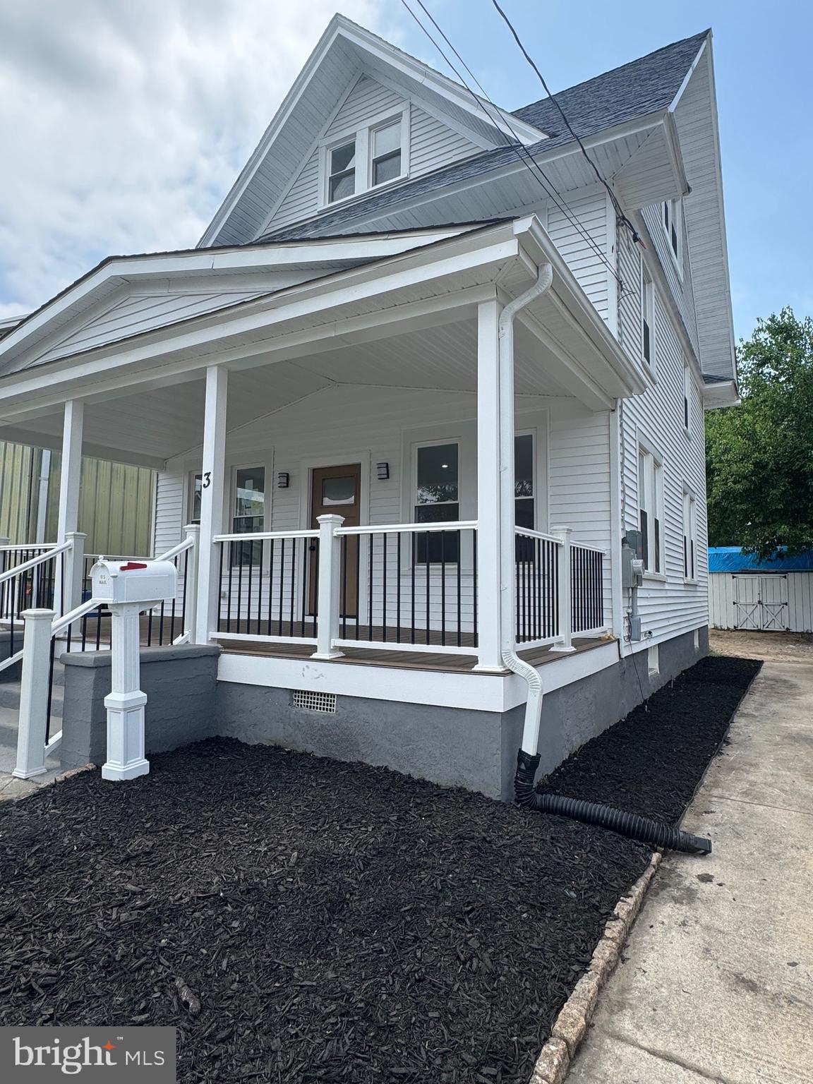 3 N GROVE AVENUE