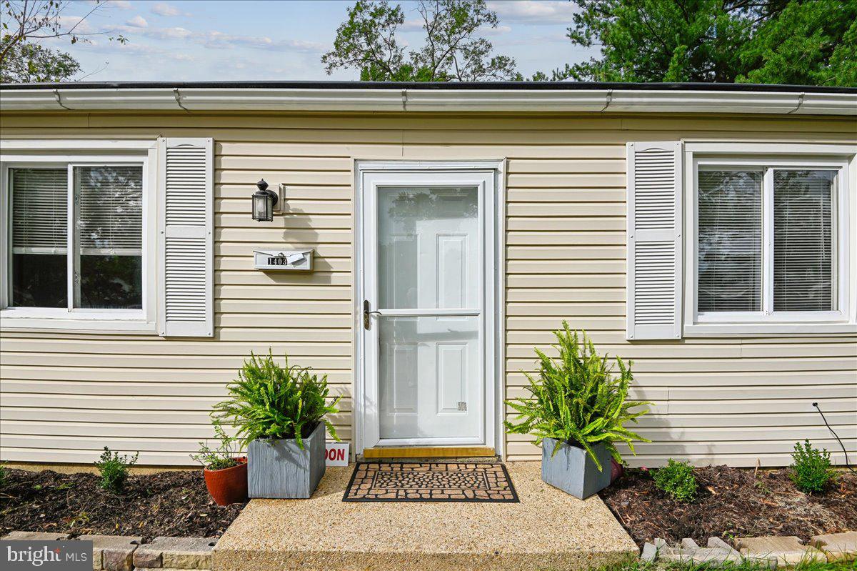 1403 SAUNDERS WAY