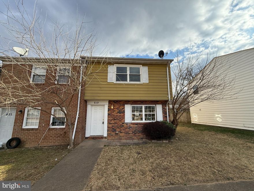 This beautifully updated, end-unit townhome offers 3 bedrooms and 1.5 baths. The fenced backyard provides privacy and a perfect space for outdoor activities. Conveniently located just off Route 1, this home is less than a mile from I-95, making commuting a breeze. It's also just minutes from a variety of shopping, dining, and other amenities. Enjoy the comfort of suburban living with easy access to major roadways and nearby conveniences!
---------------------------------------------------------------------------------------------------------------------------------

CREDIT: All Credit Considered
PETS: Yes, case-by-case.
PET FEE: $450/pet non-refundable fee
VOUCHERS: Housing Choice Vouchers accepted
UTILITIES: Tenant Pays All
APPLICATION FEE: $65 per applicant
SECURITY DEPOSIT:  Minimum One month's rent (Please note that in certain cases, a double deposit may be required)
RESIDENT BENEFIT PACKAGE: $25/month
LEASING FEE:  $125 One time due with Move-in Funds.