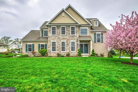 Photo of 135 Snapdragon Drive, Leola, PA 17540 (MLS # PALA2049840)
