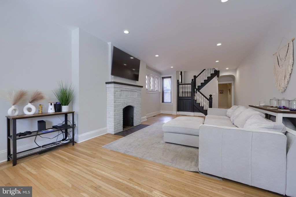 Photo of 121 N 4th Street, Columbia, PA 17512 (MLS # PALA2054378)