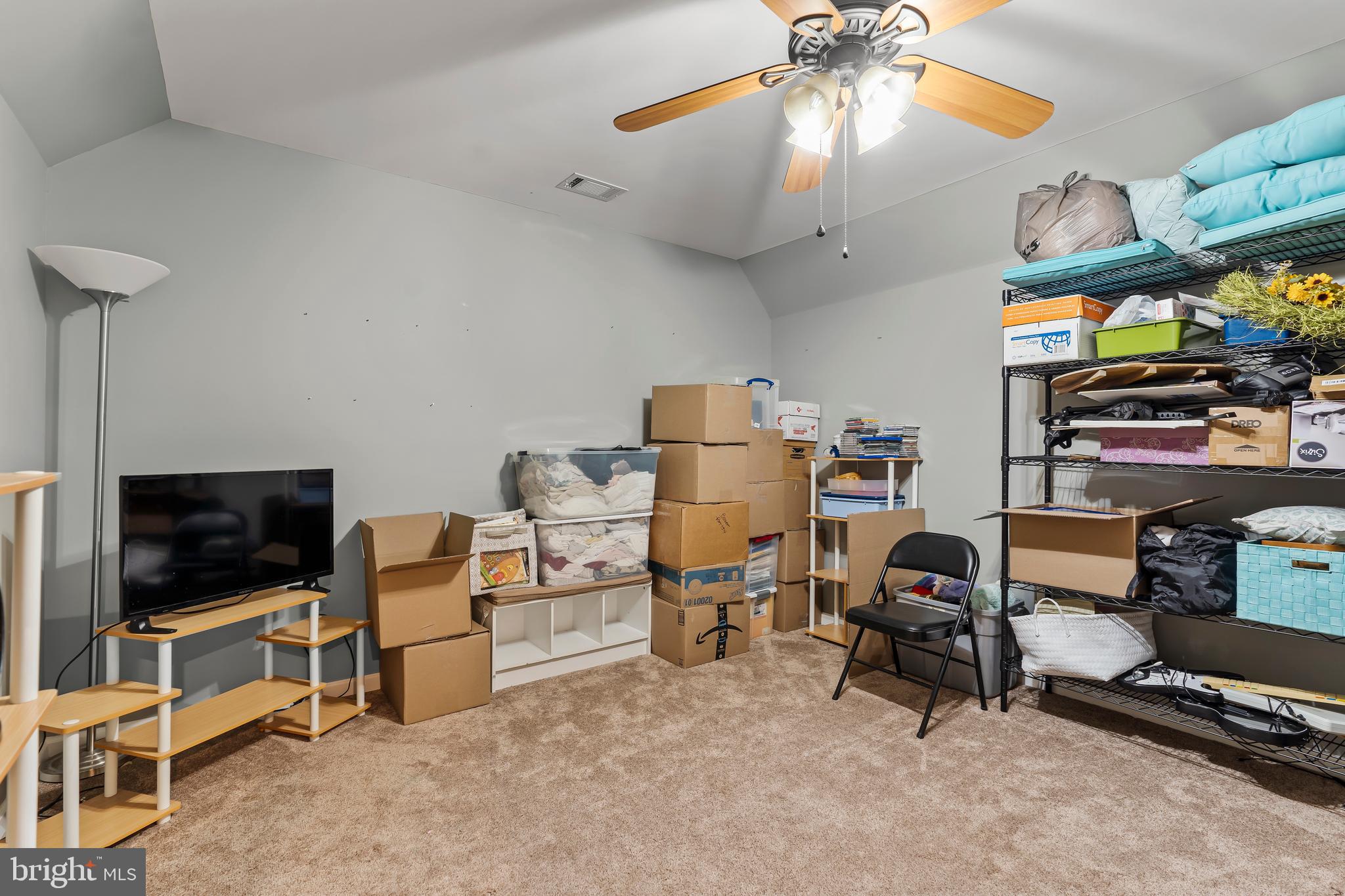 ROLLING HILLS - Residential