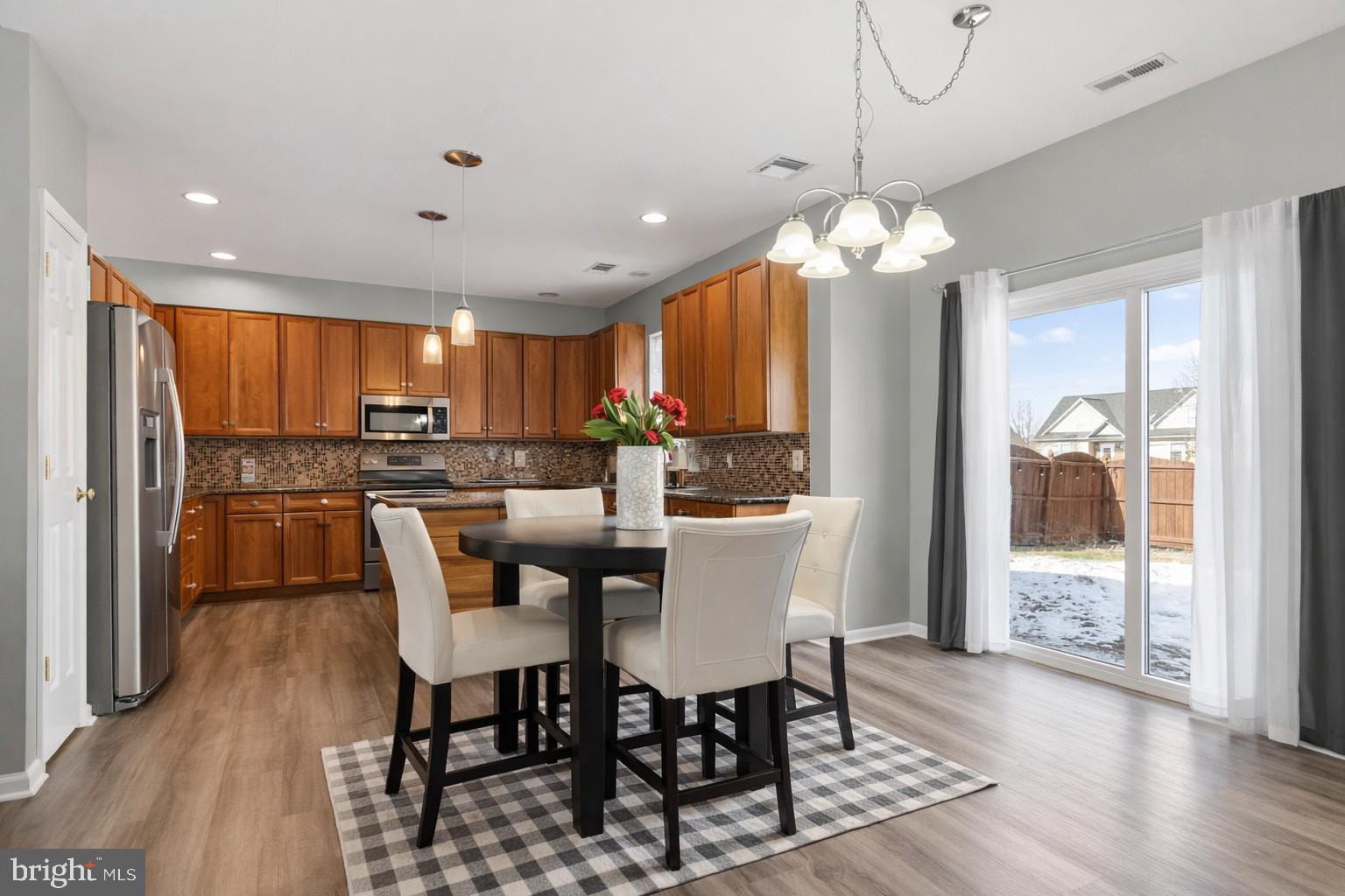 ROLLING HILLS - Residential