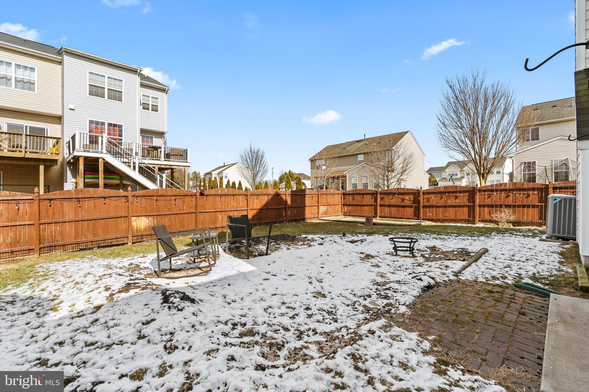 ROLLING HILLS - Residential