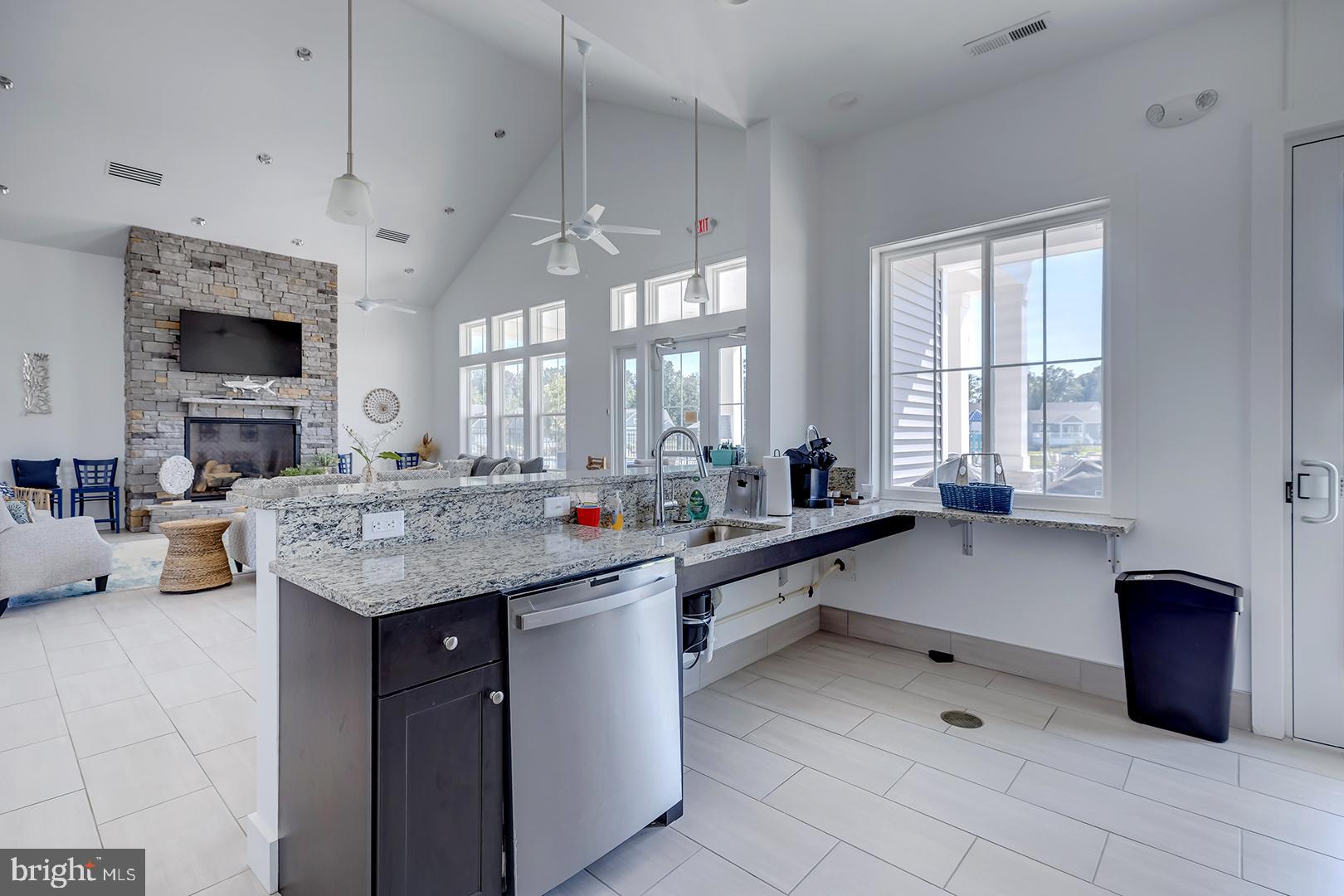 COMPASS POINT - Residential