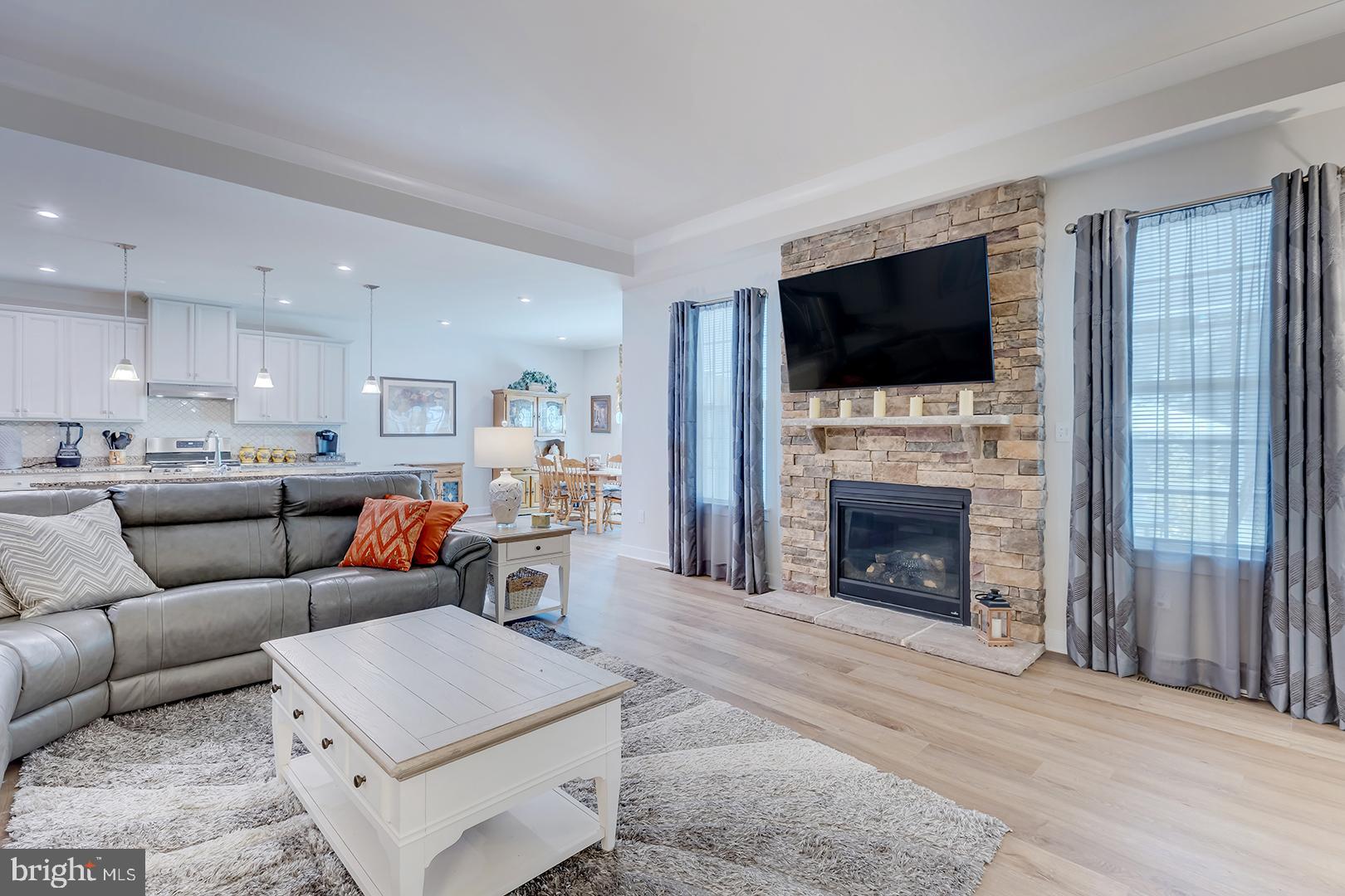 COMPASS POINT - Residential