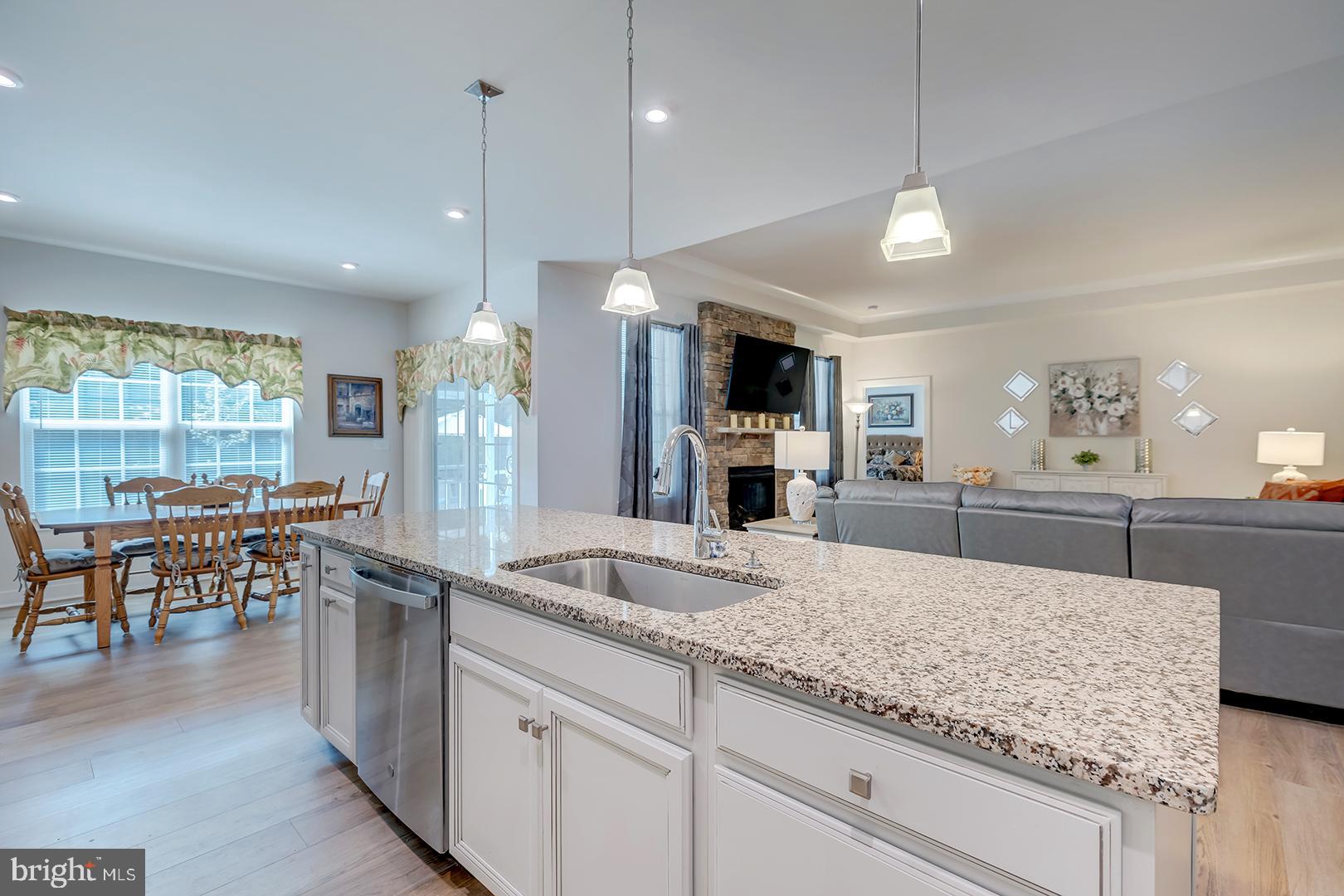 COMPASS POINT - Residential