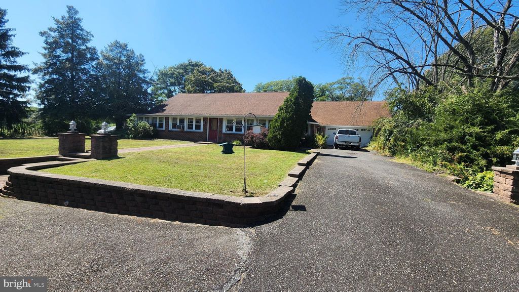 Photo of 418 Pitman Road, SEWELL, NJ 08080 (MLS # NJGL2065208)