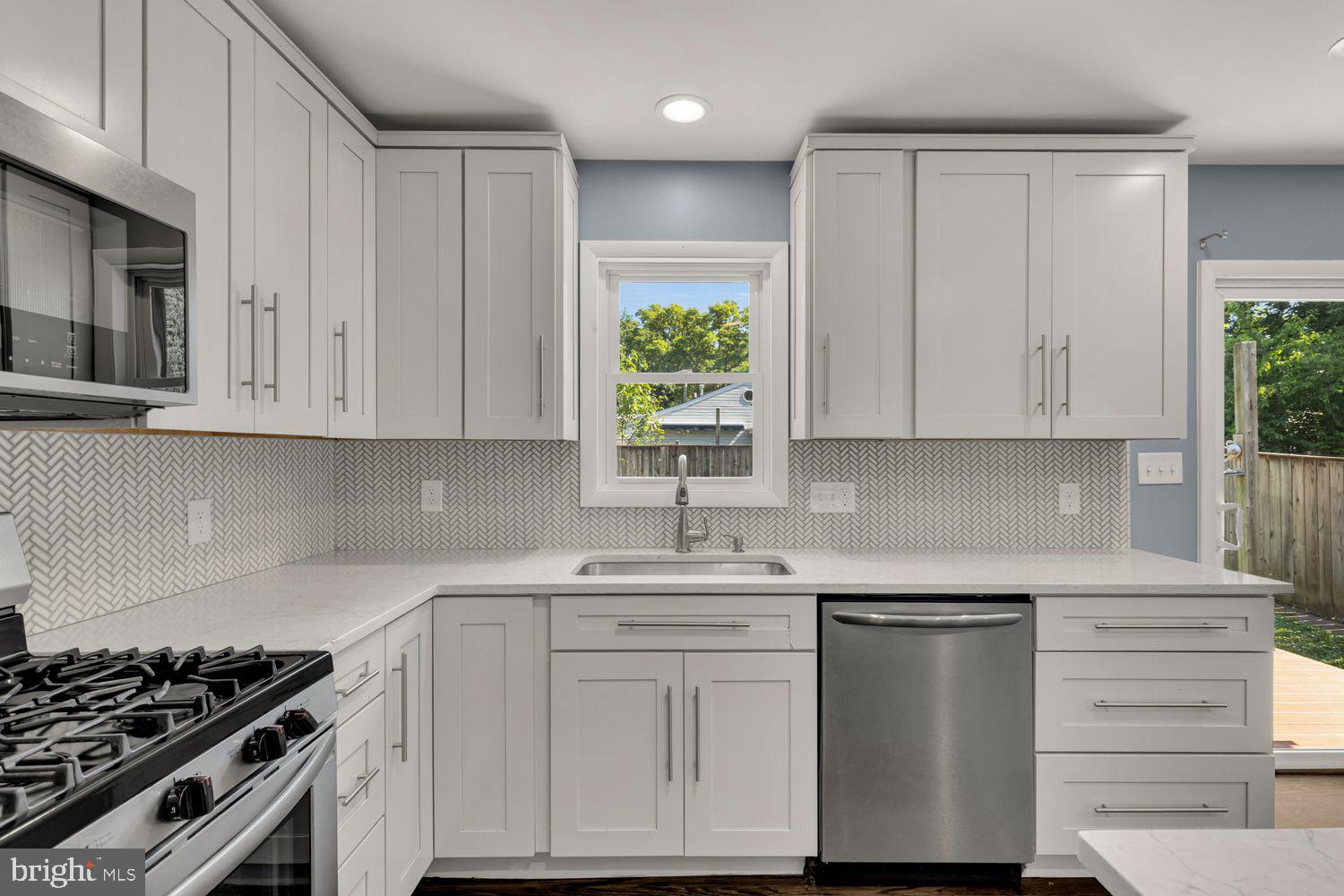 ROCK CREEK PALISADES - Residential