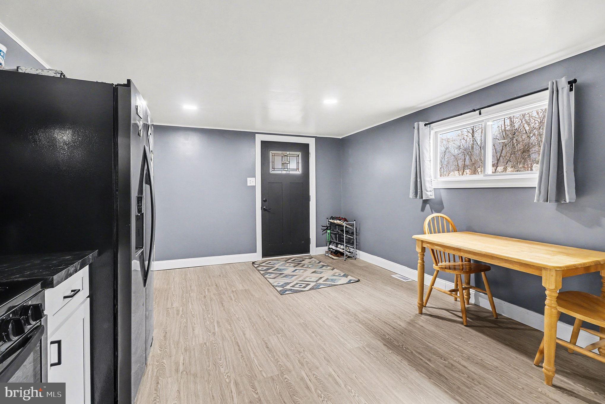 HEMPFIELD CROSSING - Residential