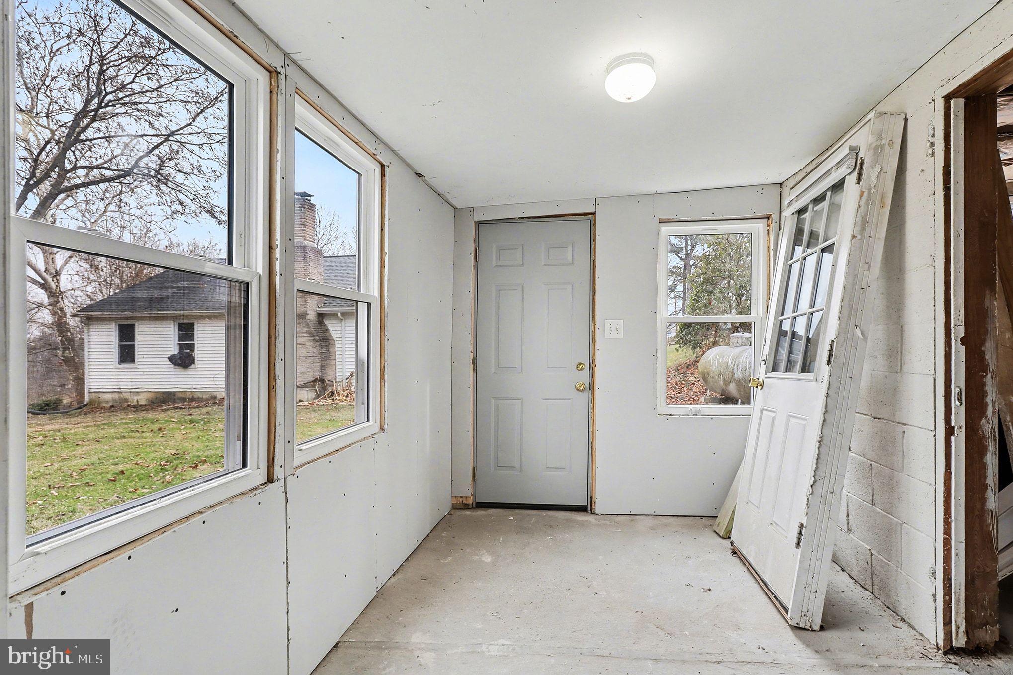 HEMPFIELD CROSSING - Residential