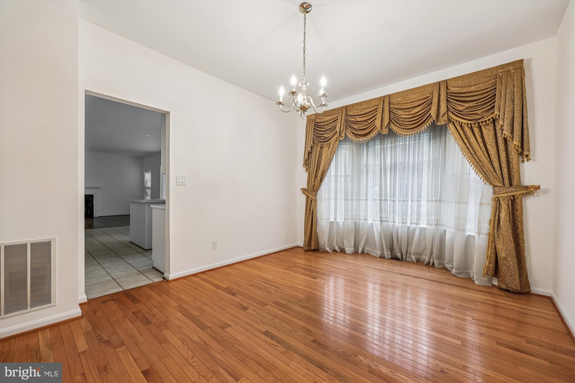 SENECA VIEW ESTATES - Residential Lease