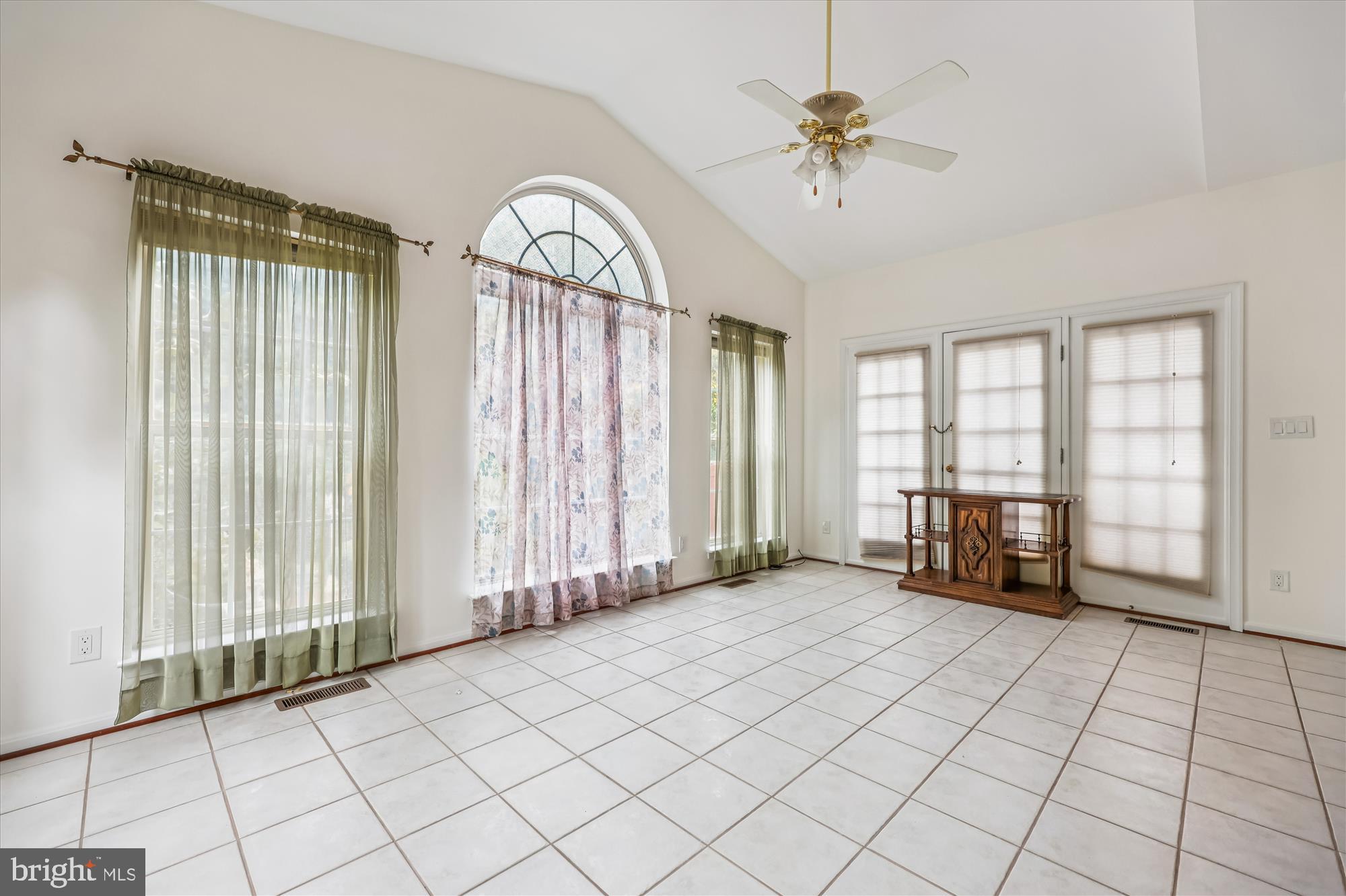 SENECA VIEW ESTATES - Residential Lease