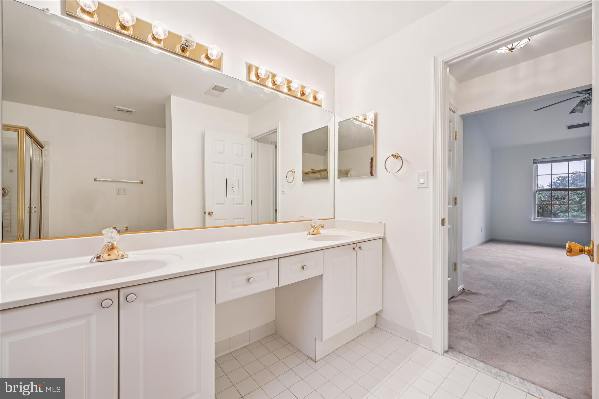 SENECA VIEW ESTATES - Residential Lease