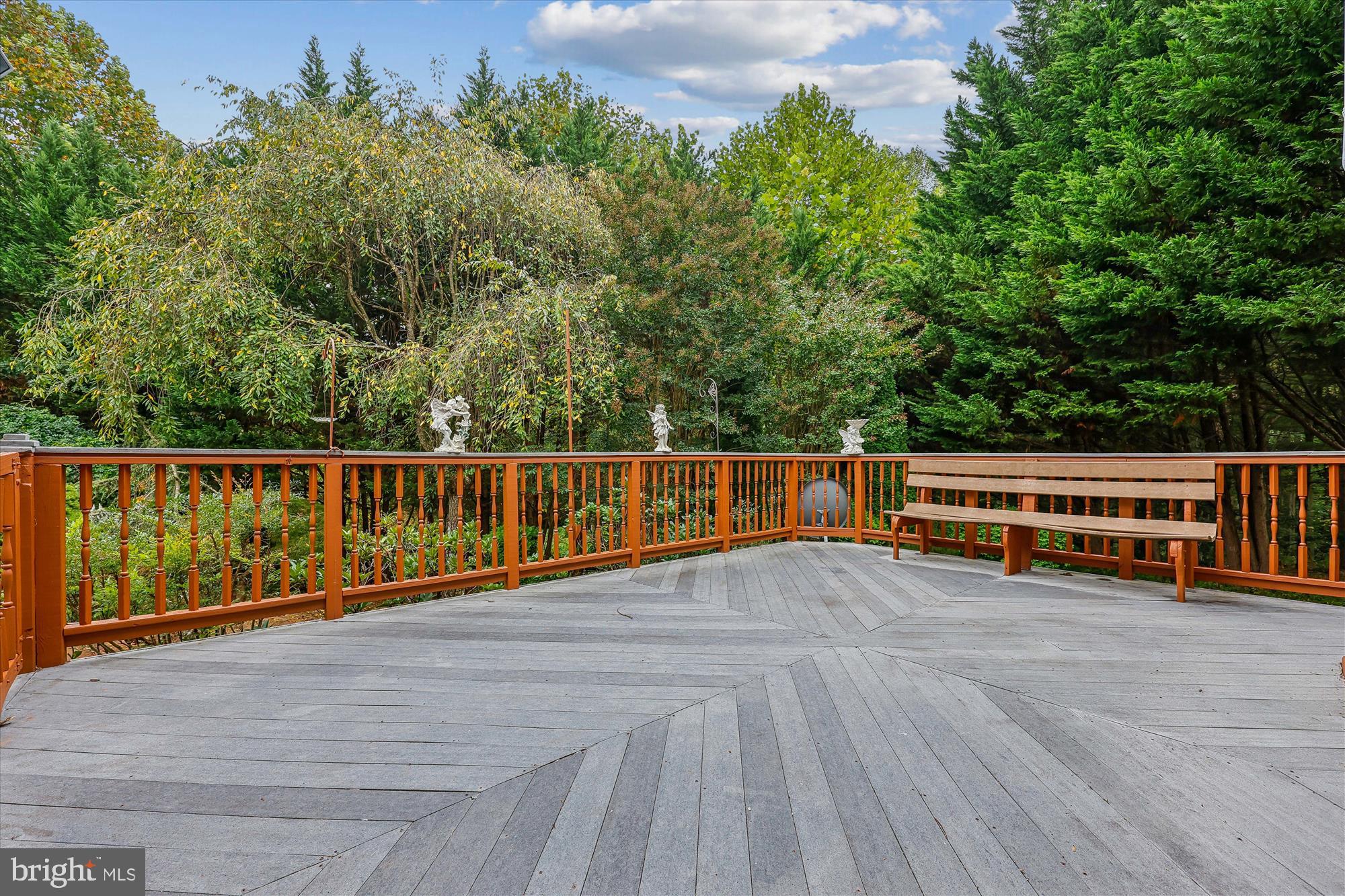 SENECA VIEW ESTATES - Residential Lease